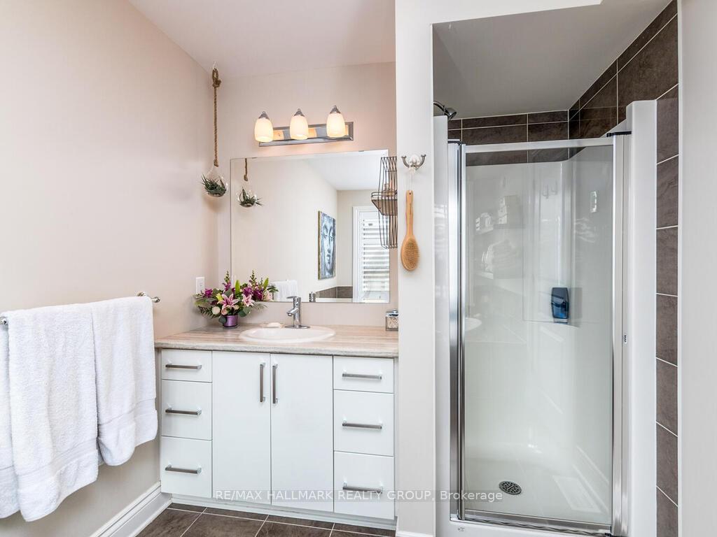 Photo 16 of 530 Earnscliffe Grove, Ottawa, Riverside South/Gloucester Glen — HOMEH