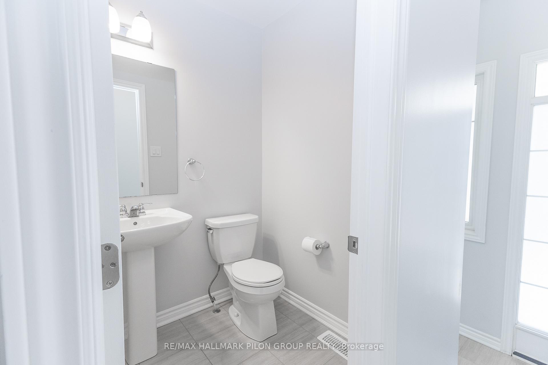 Photo 2 of 2297 Watercolours Way, Ottawa, Barrhaven - Half Moon Bay — HOMEH