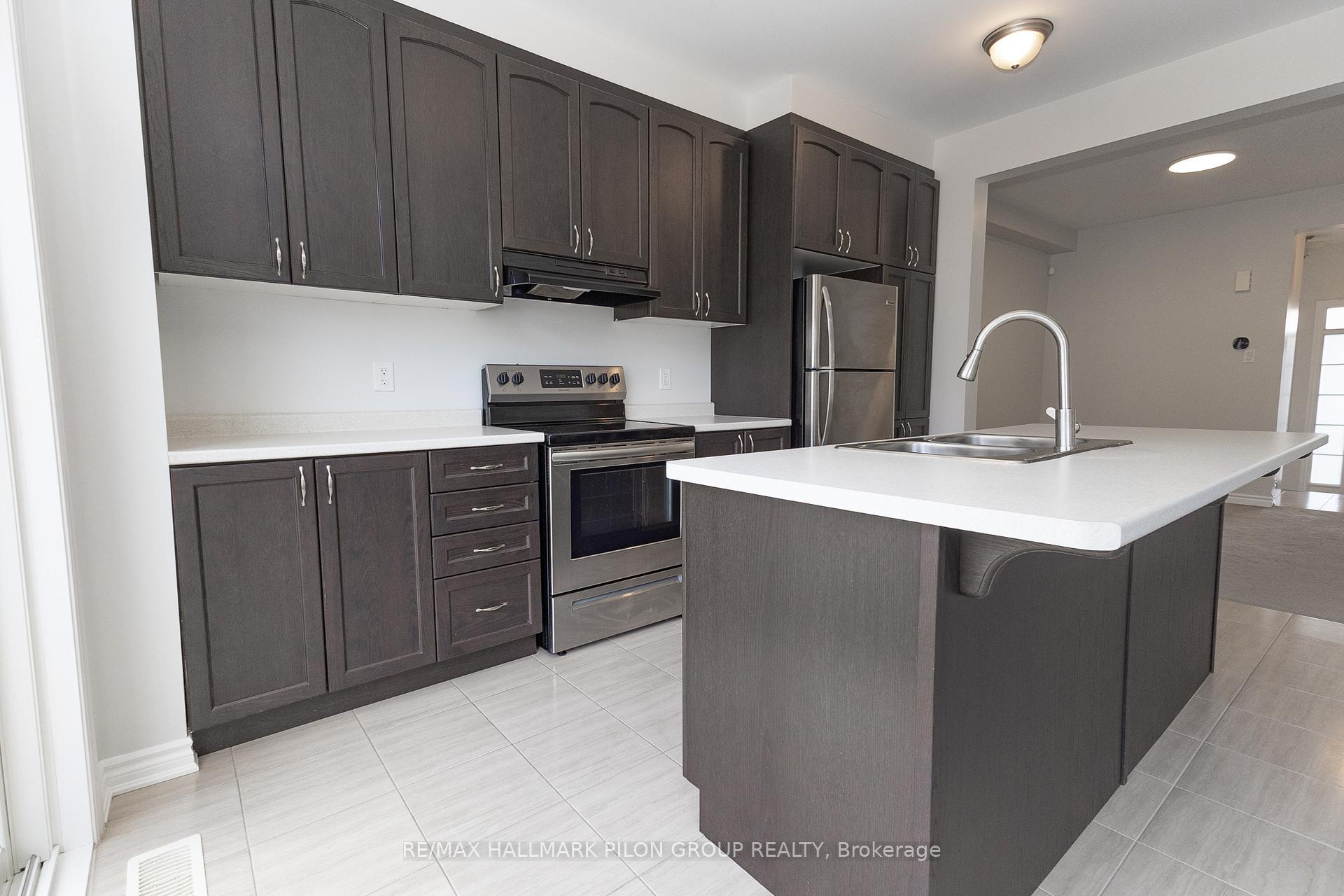 Photo 6 of 2297 Watercolours Way, Ottawa, Barrhaven - Half Moon Bay — HOMEH