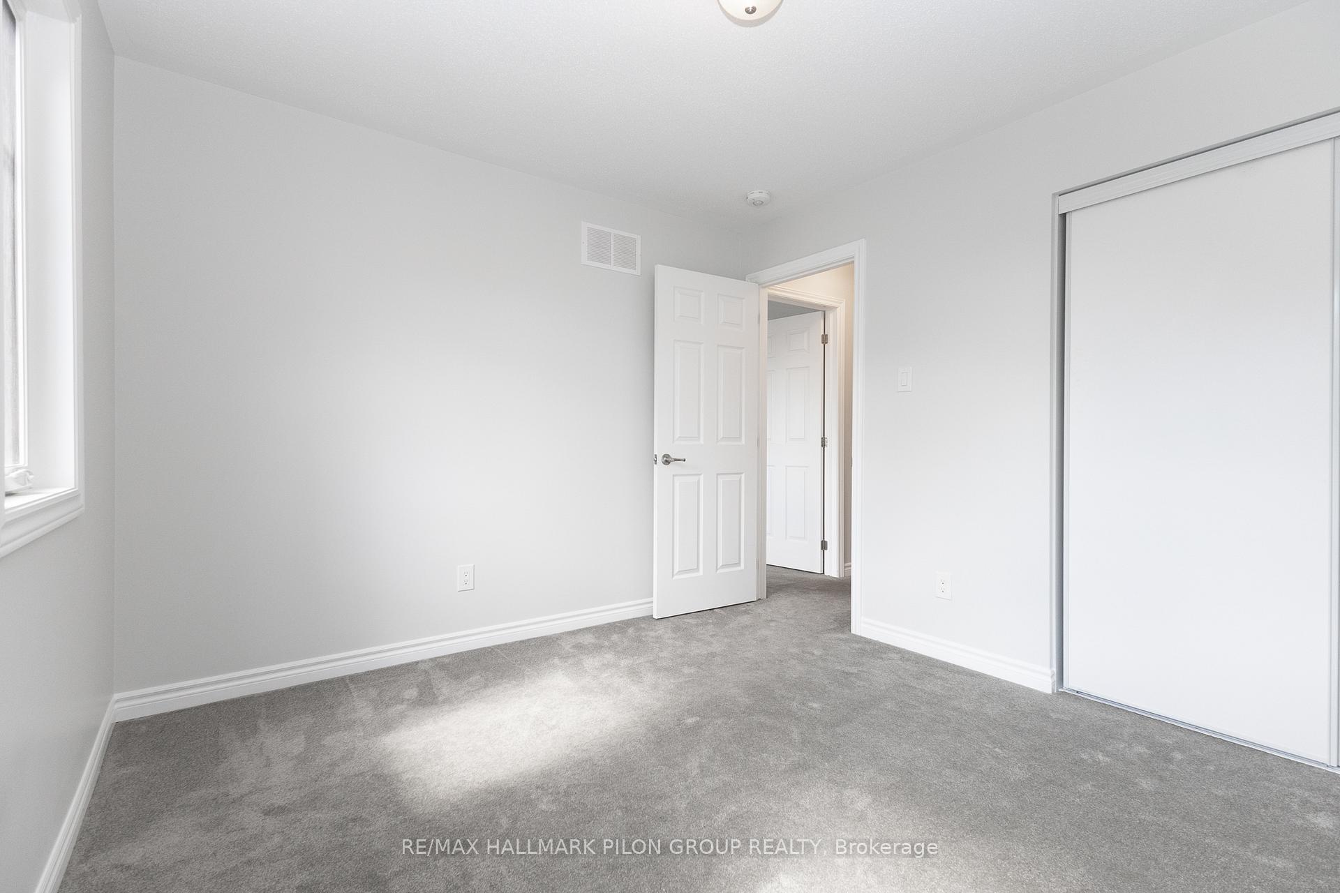 Photo 18 of 2297 Watercolours Way, Ottawa, Barrhaven - Half Moon Bay — HOMEH