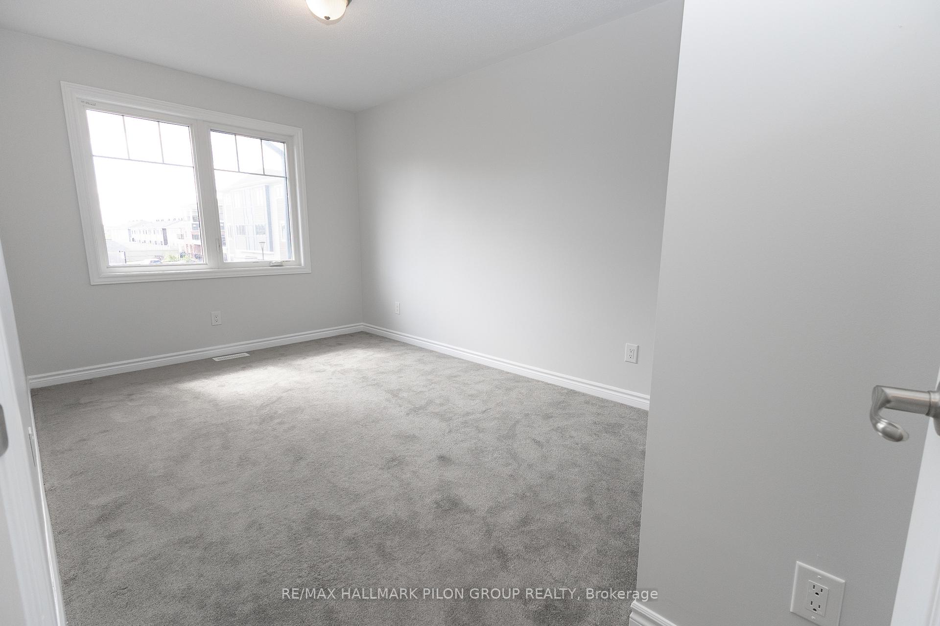 Photo 17 of 2297 Watercolours Way, Ottawa, Barrhaven - Half Moon Bay — HOMEH