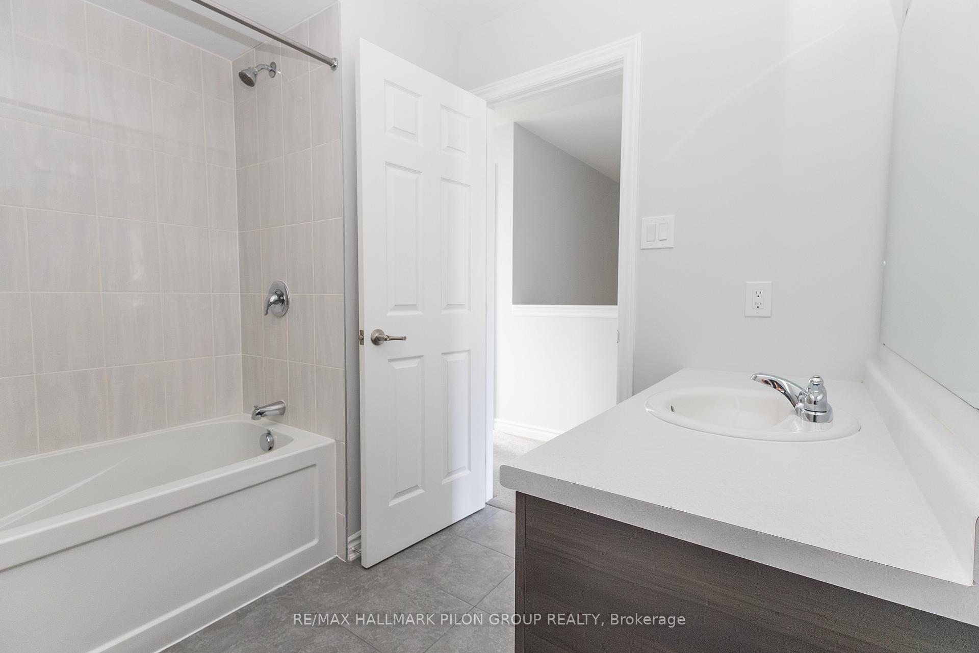 Photo 20 of 2297 Watercolours Way, Ottawa, Barrhaven - Half Moon Bay — HOMEH