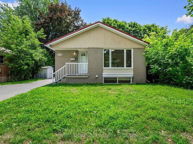 Front of 95 Murray Drive S