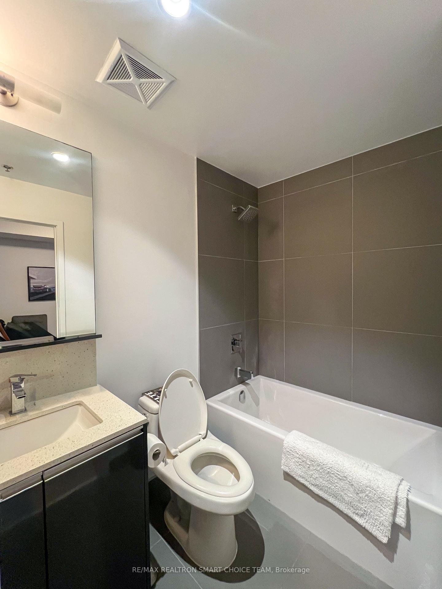 Photo 10 of Unit 603, 20 Gladstone Avenue, Toronto, Little Portugal — HOMEH