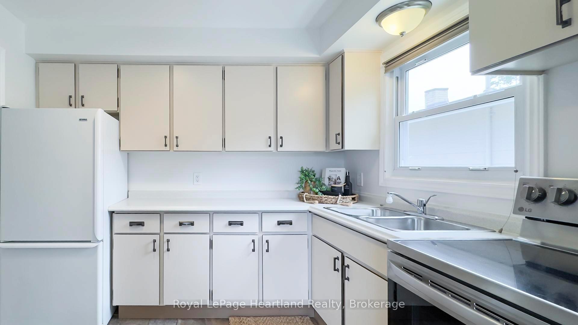 Photo 7 of 191 Wellington Street S, Goderich, Goderich (Town) — HOMEH