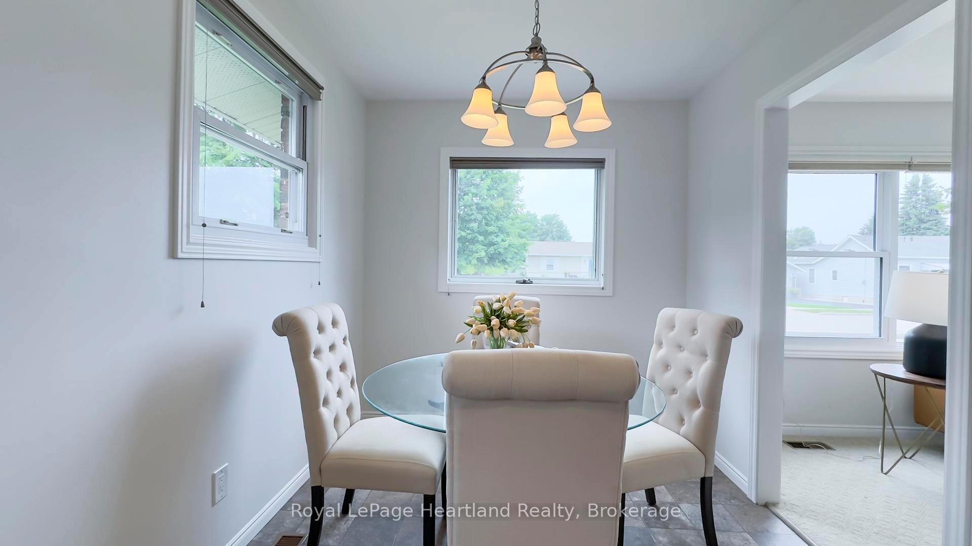 Photo 10 of 191 Wellington Street S, Goderich, Goderich (Town) — HOMEH