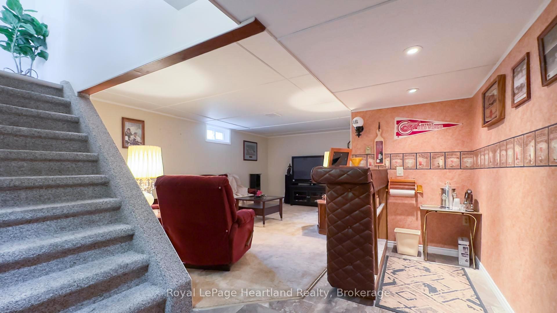 Photo 21 of 191 Wellington Street S, Goderich, Goderich (Town) — HOMEH