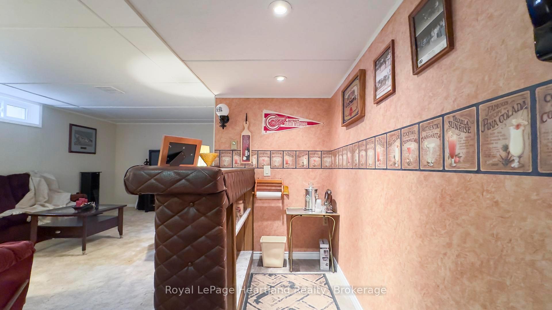 Photo 23 of 191 Wellington Street S, Goderich, Goderich (Town) — HOMEH
