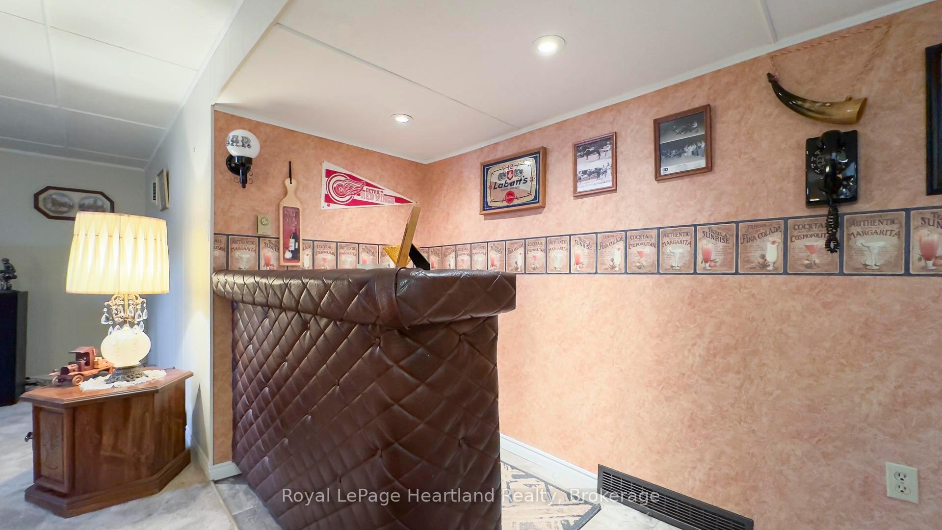 Photo 24 of 191 Wellington Street S, Goderich, Goderich (Town) — HOMEH