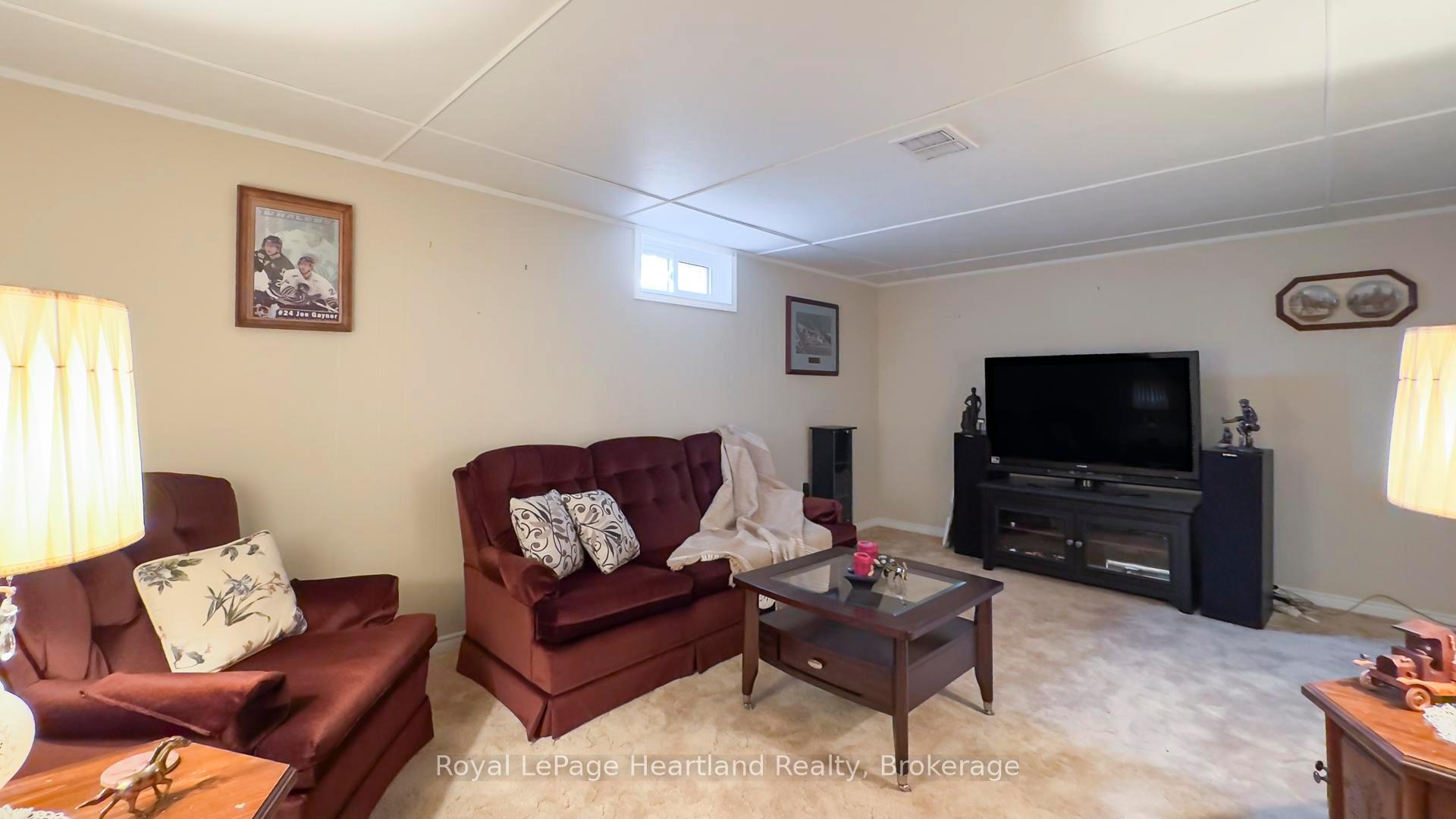Photo 25 of 191 Wellington Street S, Goderich, Goderich (Town) — HOMEH
