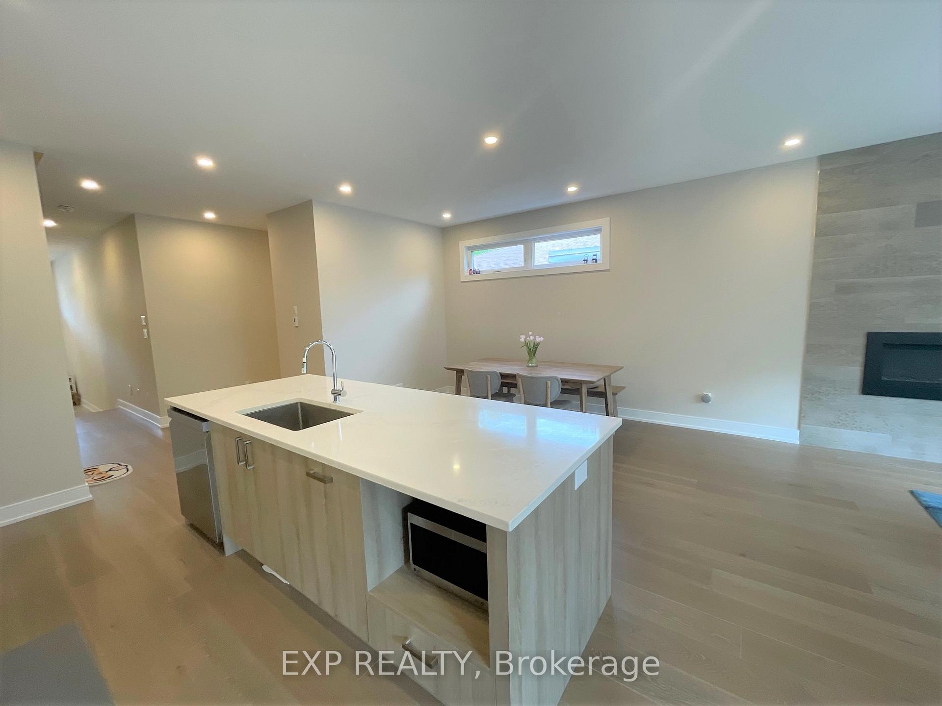 Photo 19 of 215A Royal Avenue, Ottawa, Westboro West — HOMEH