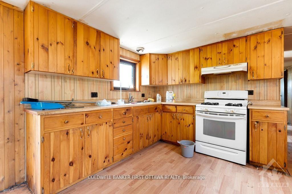 Photo 3 of 2523 Canonto Road, Frontenac, Frontenac North — HOMEH