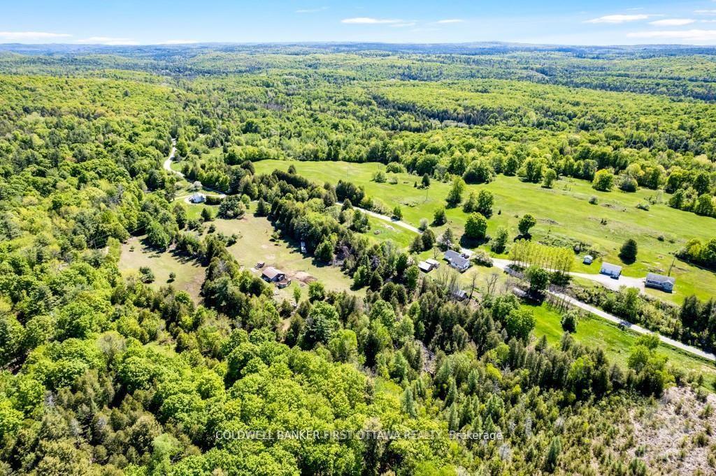 Photo 10 of 2523 Canonto Road, Frontenac, Frontenac North — HOMEH