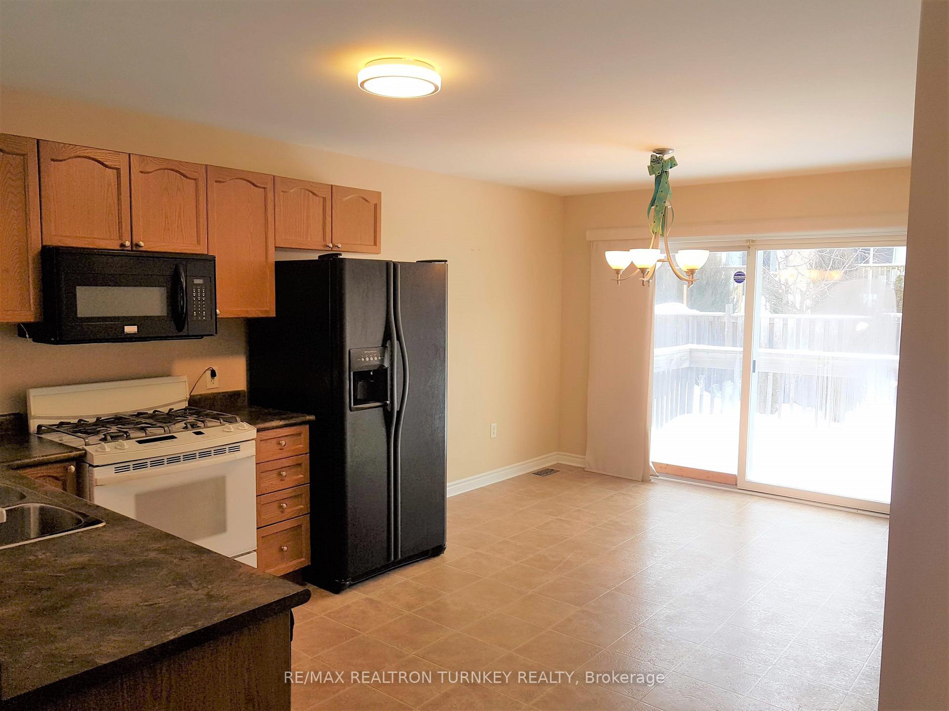 Photo 7 of 31 Michelle Drive, Barrie, Painswick South — HOMEH