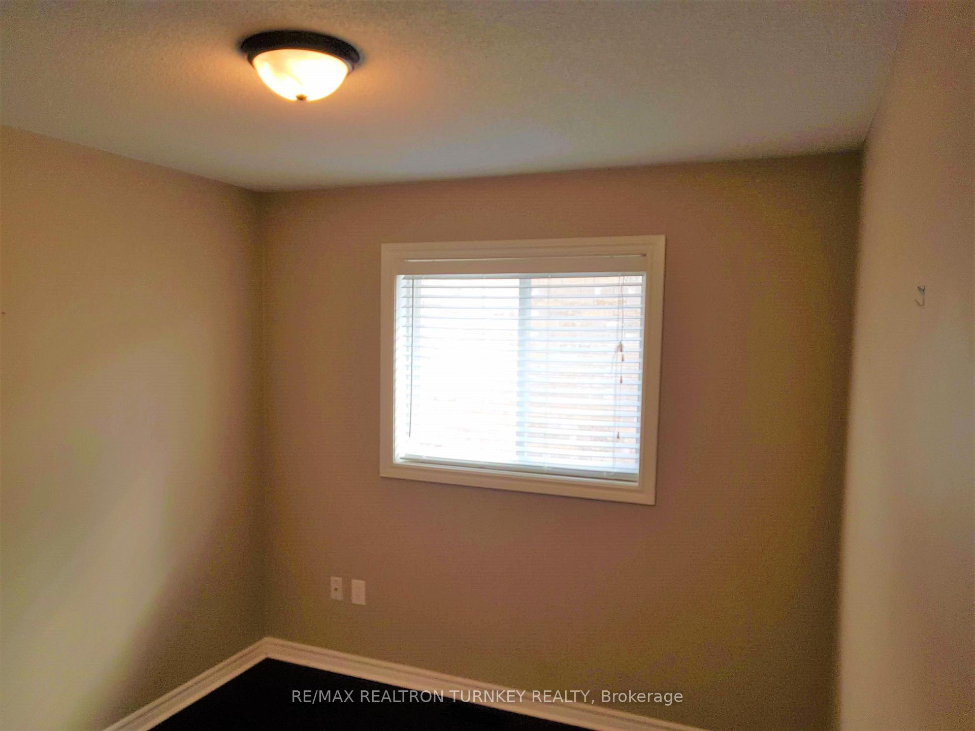 Photo 11 of 31 Michelle Drive, Barrie, Painswick South — HOMEH