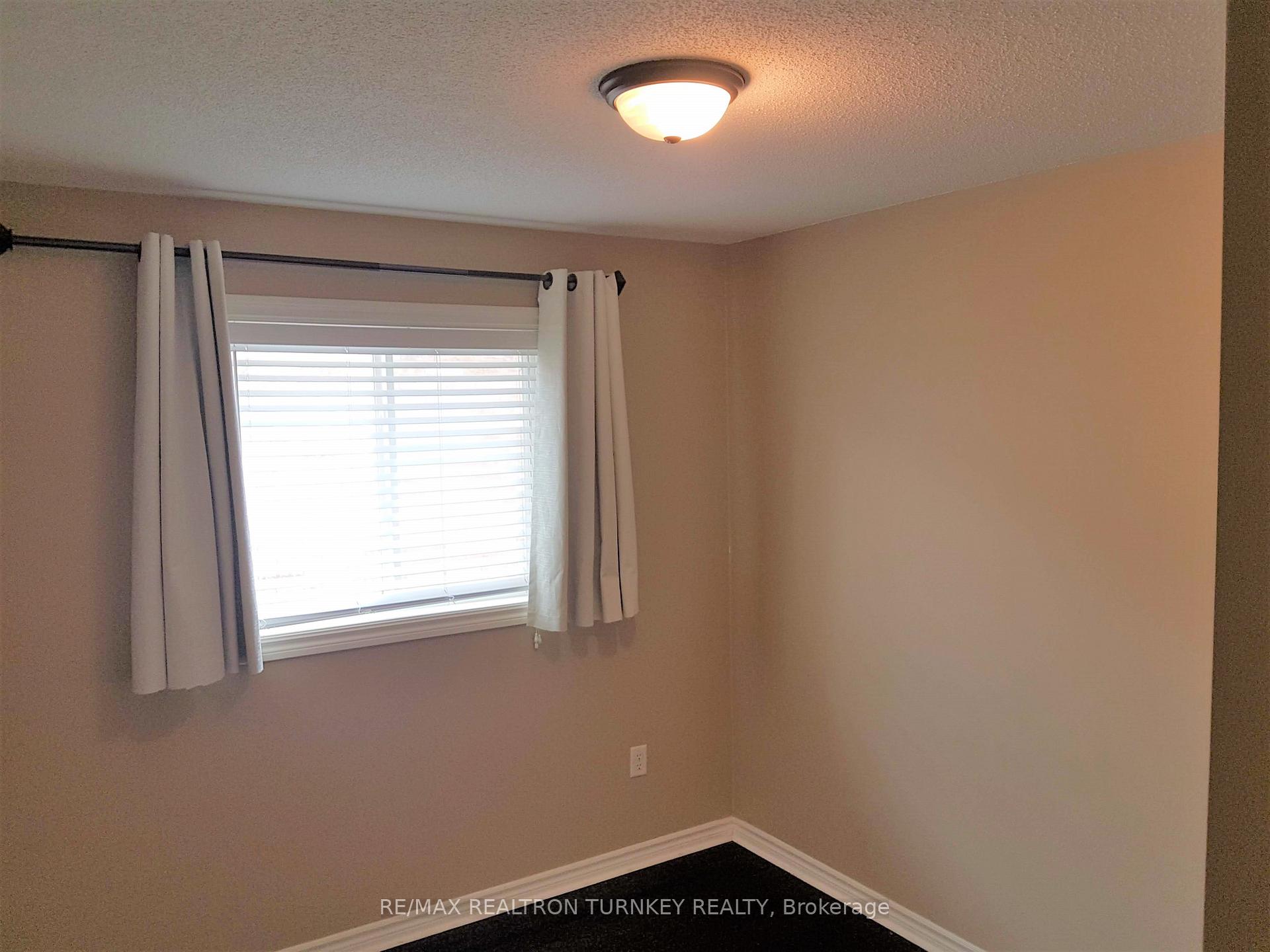 Photo 14 of 31 Michelle Drive, Barrie, Painswick South — HOMEH