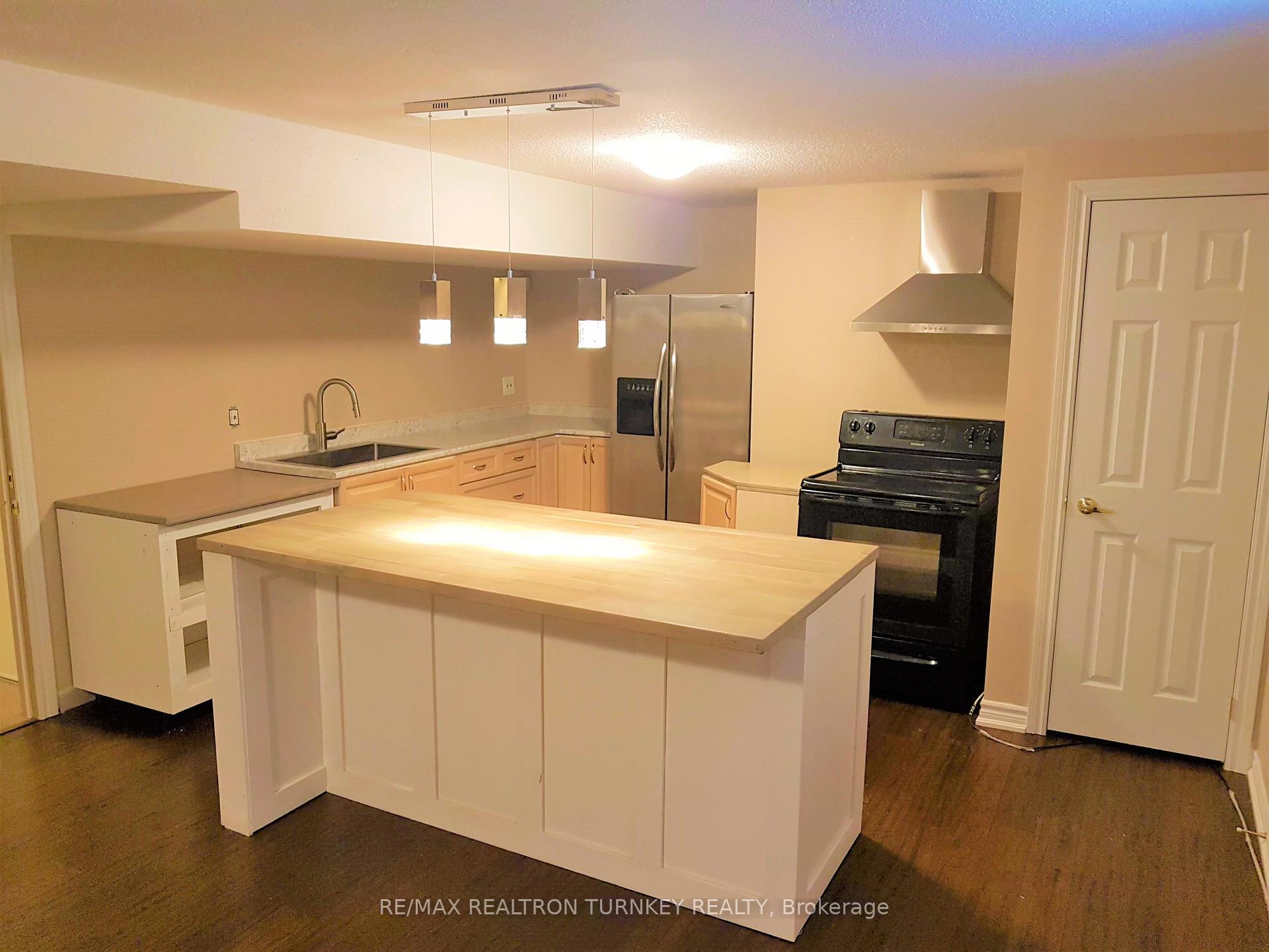 Photo 16 of 31 Michelle Drive, Barrie, Painswick South — HOMEH