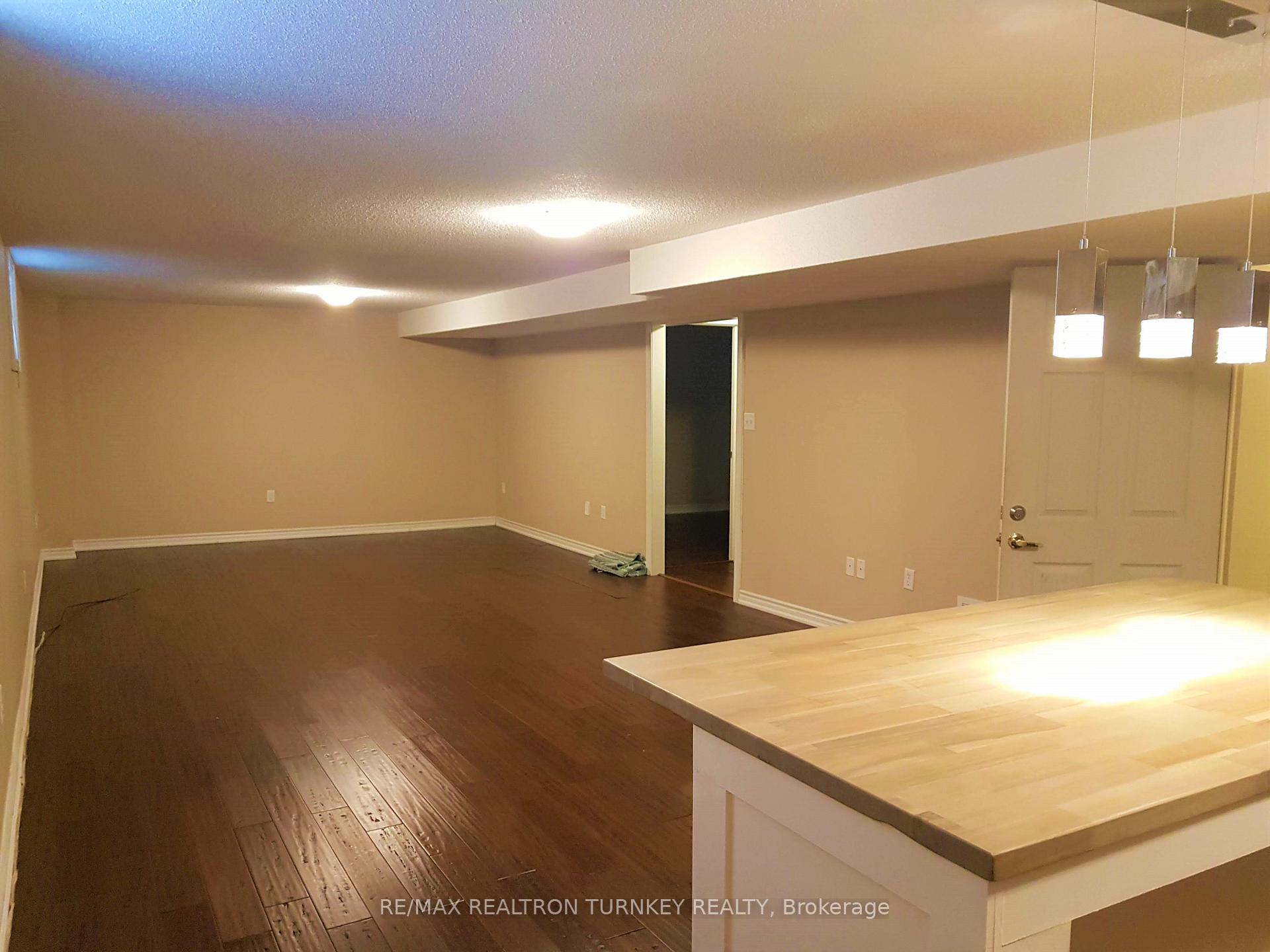 Photo 15 of 31 Michelle Drive, Barrie, Painswick South — HOMEH