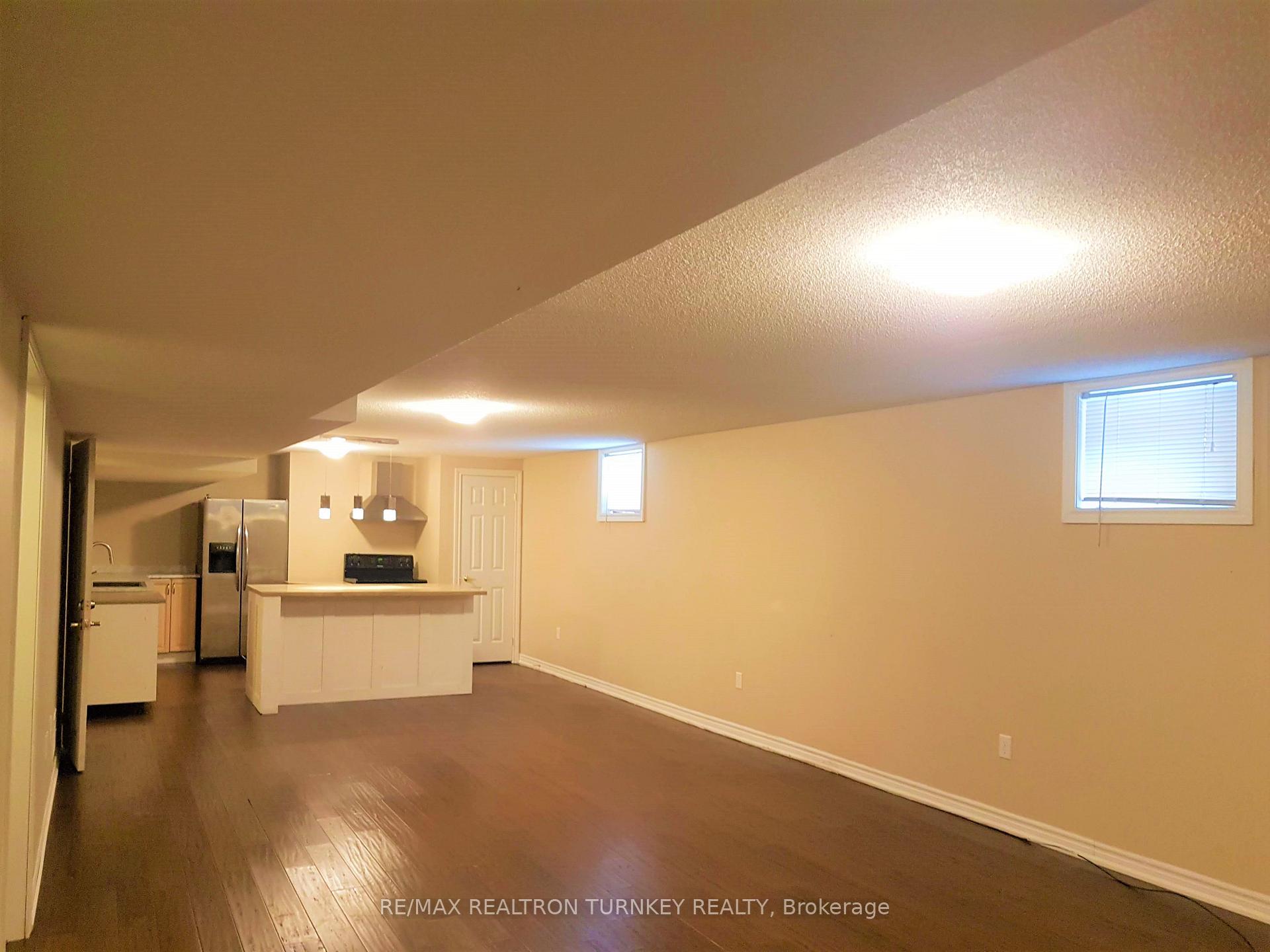 Photo 18 of 31 Michelle Drive, Barrie, Painswick South — HOMEH