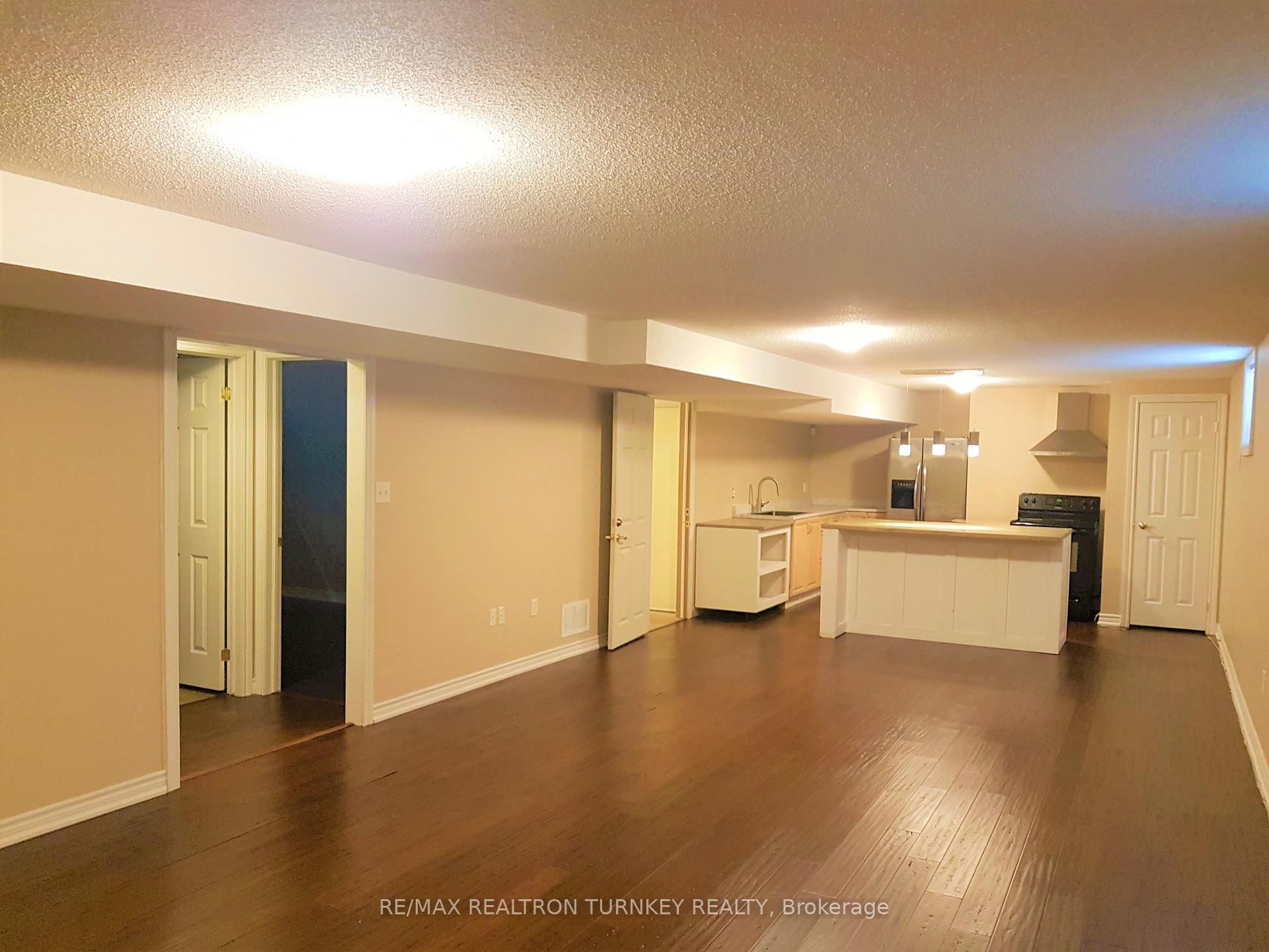 Photo 17 of 31 Michelle Drive, Barrie, Painswick South — HOMEH