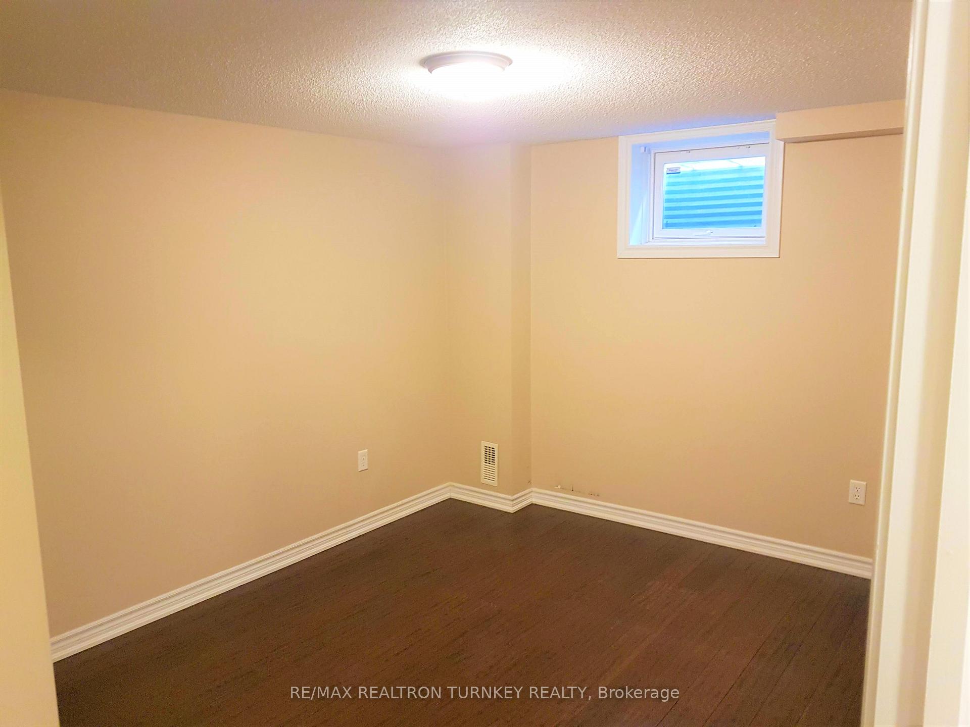Photo 20 of 31 Michelle Drive, Barrie, Painswick South — HOMEH