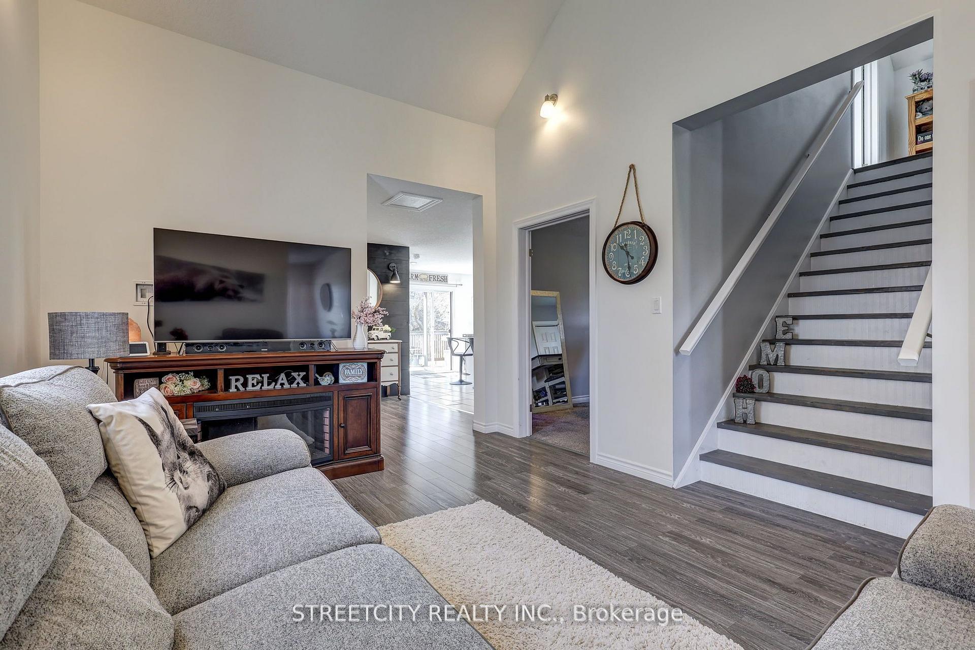 Photo 15 of 236 Marsh Line, Dutton/Dunwich, Dutton — HOMEH