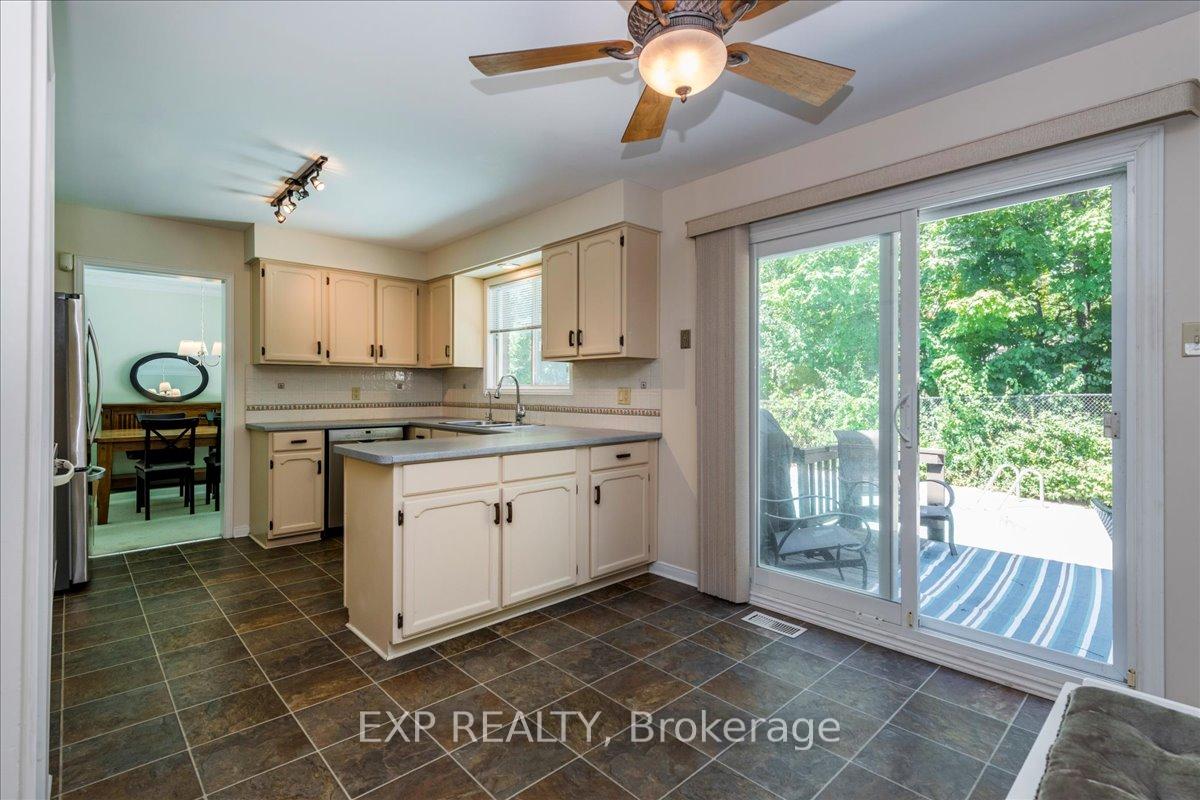 Photo 13 of 7 White Pine Place, Barrie, Codrington — HOMEH