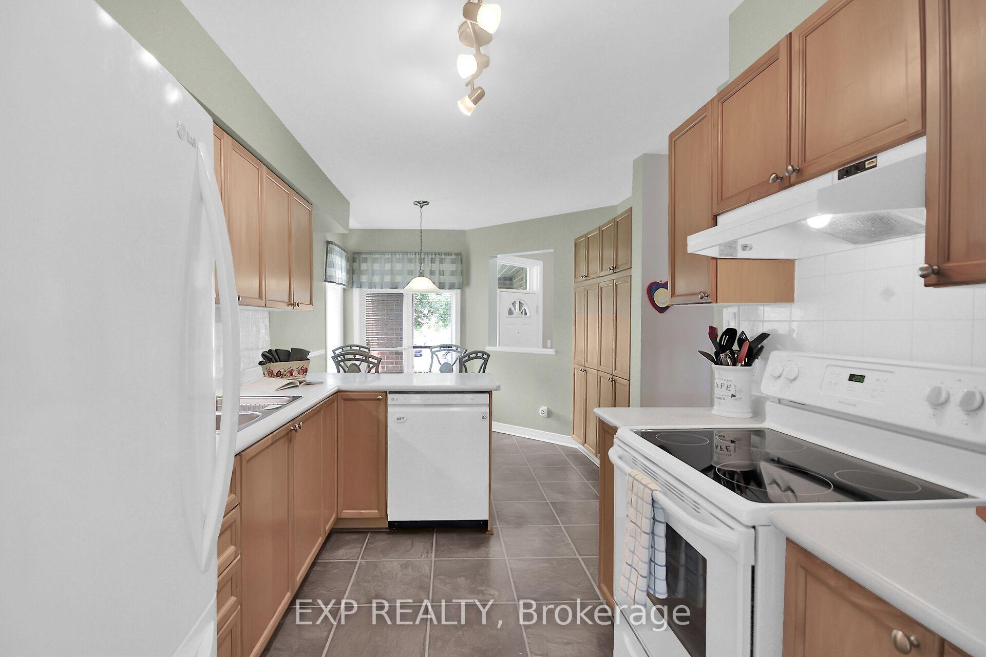 Photo 5 of 85 Astoria Crescent, Ottawa, Barrhaven East — HOMEH