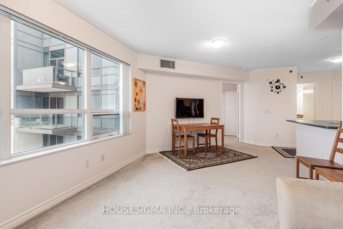 Photo 12 of Unit 1203, 35 Saranac Boulevard N, Toronto, Englemount-Lawrence — HOMEH