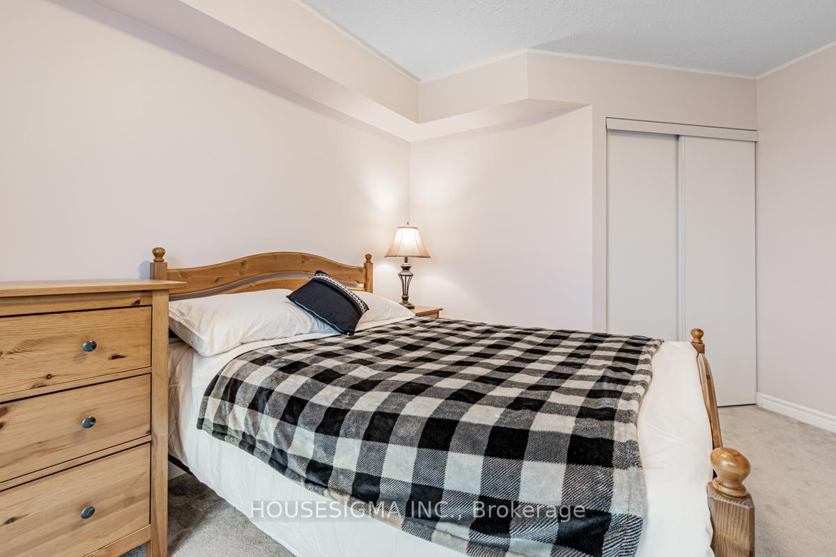 Photo 15 of Unit 1203, 35 Saranac Boulevard N, Toronto, Englemount-Lawrence — HOMEH