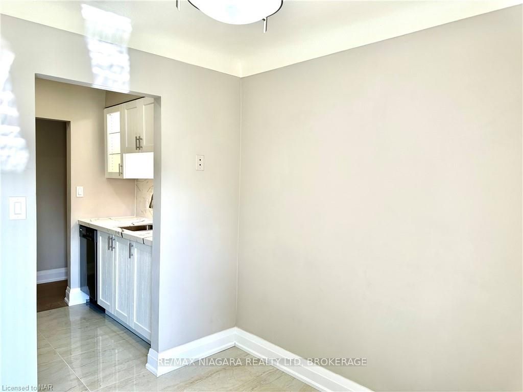 Photo 6 of Unit 6, 286 Vine Street, St. Catharines, Carlton/Bunting — HOMEH