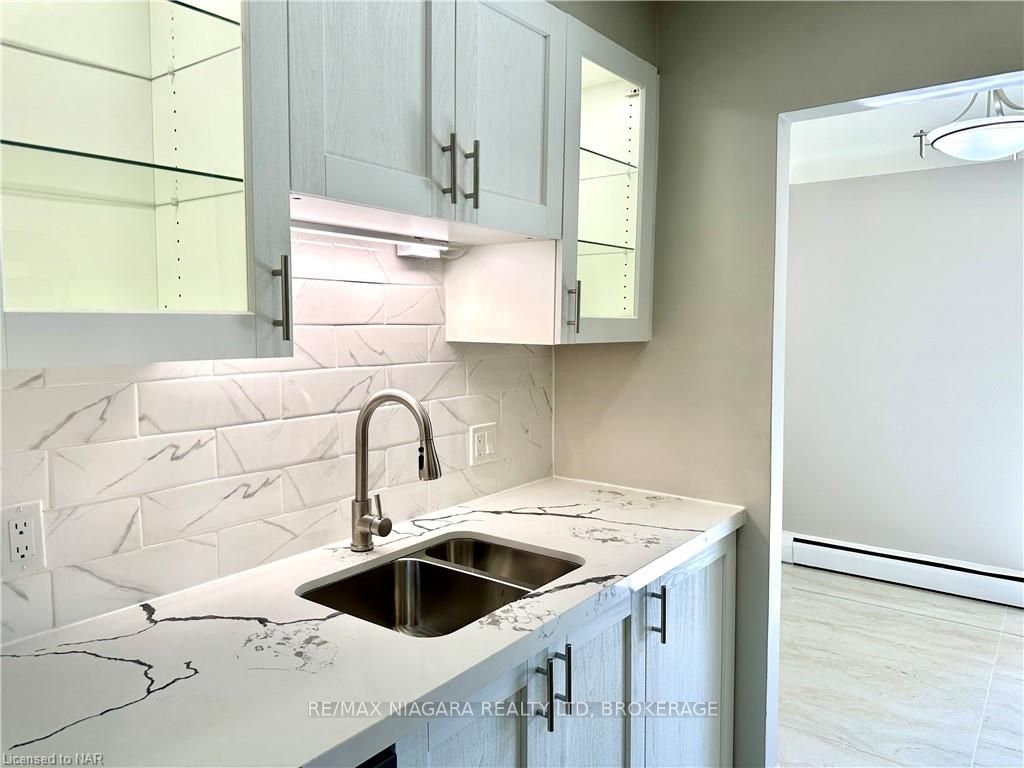 Photo 9 of Unit 6, 286 Vine Street, St. Catharines, Carlton/Bunting — HOMEH