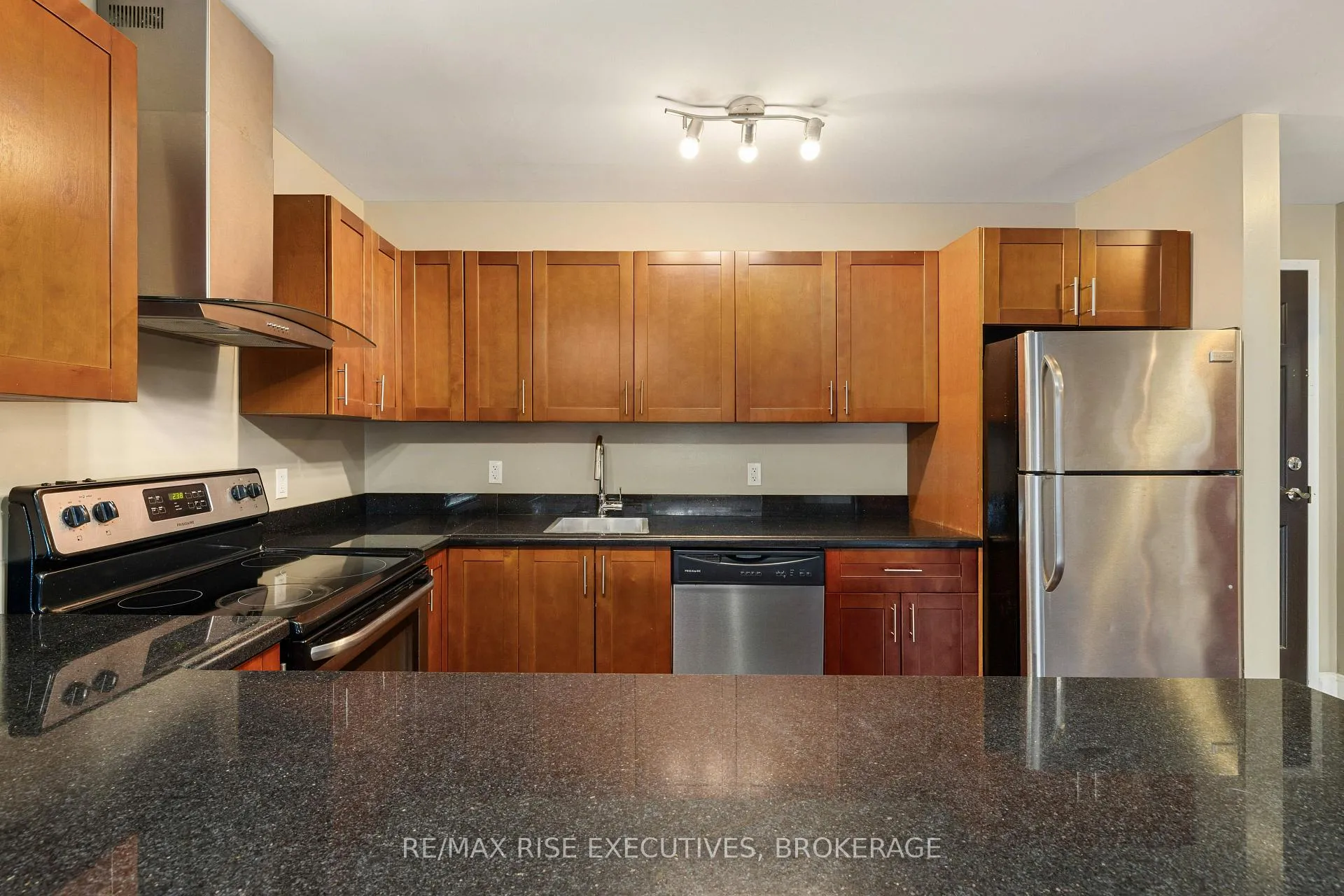 Photo 11 of Unit 405, 539 Armstrong Road, Kingston, East Gardiners Rd — HOMEH