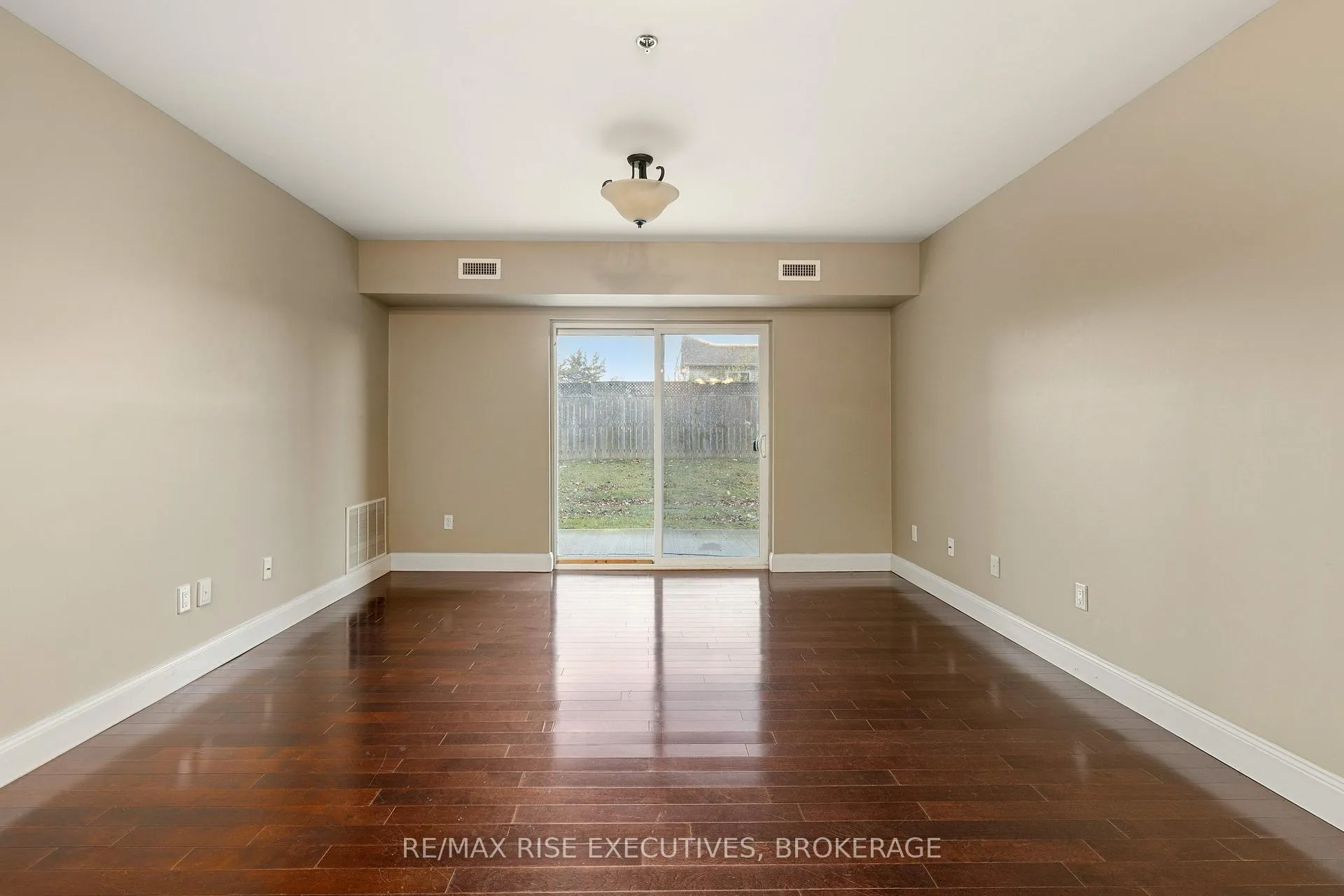 Photo 14 of Unit 405, 539 Armstrong Road, Kingston, East Gardiners Rd — HOMEH