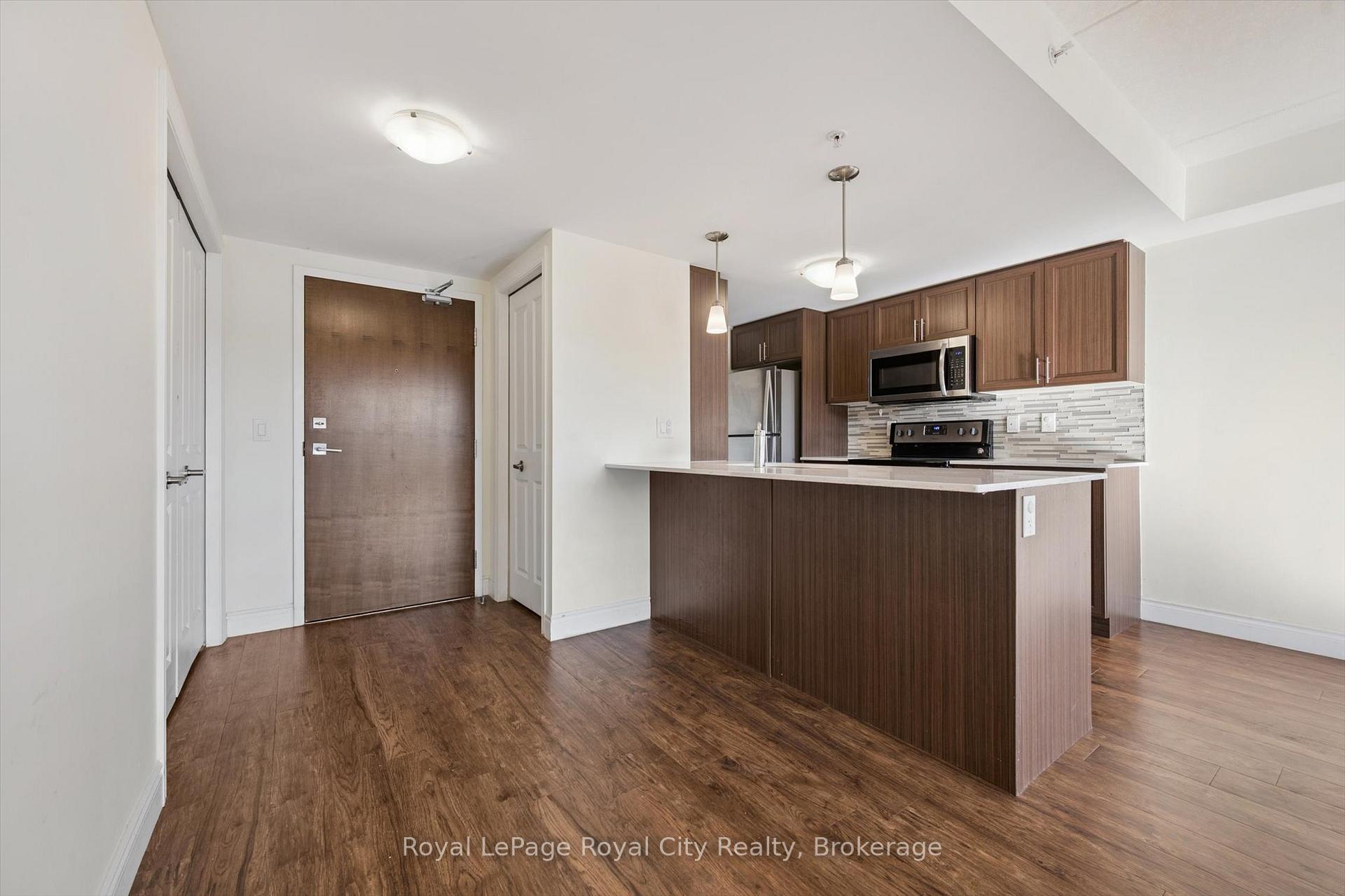 Photo 7 of Unit 301, 17 Kay Crescent, Guelph, Pineridge/Westminster Woods — HOMEH