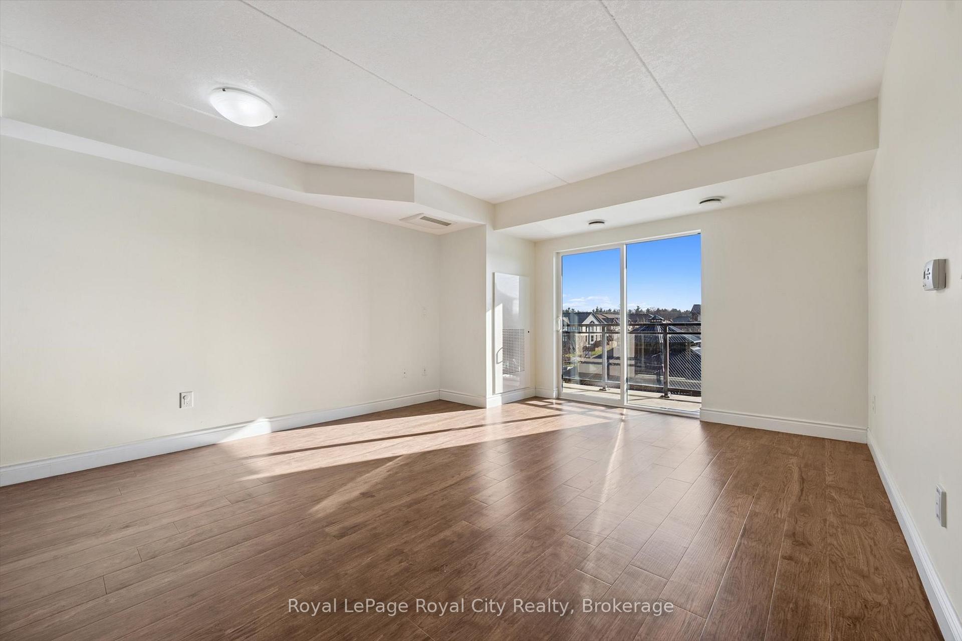 Photo 8 of Unit 301, 17 Kay Crescent, Guelph, Pineridge/Westminster Woods — HOMEH