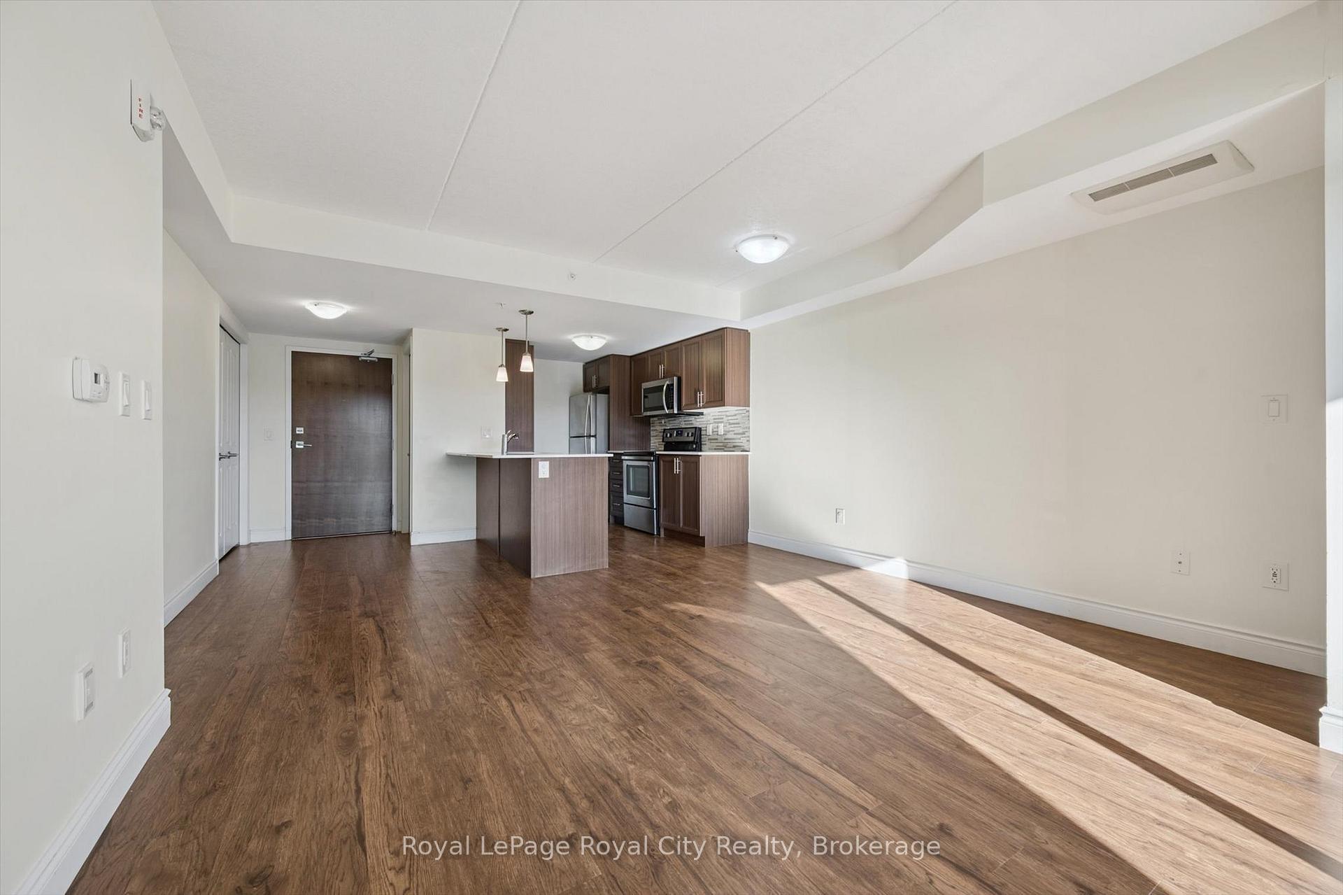 Photo 10 of Unit 301, 17 Kay Crescent, Guelph, Pineridge/Westminster Woods — HOMEH