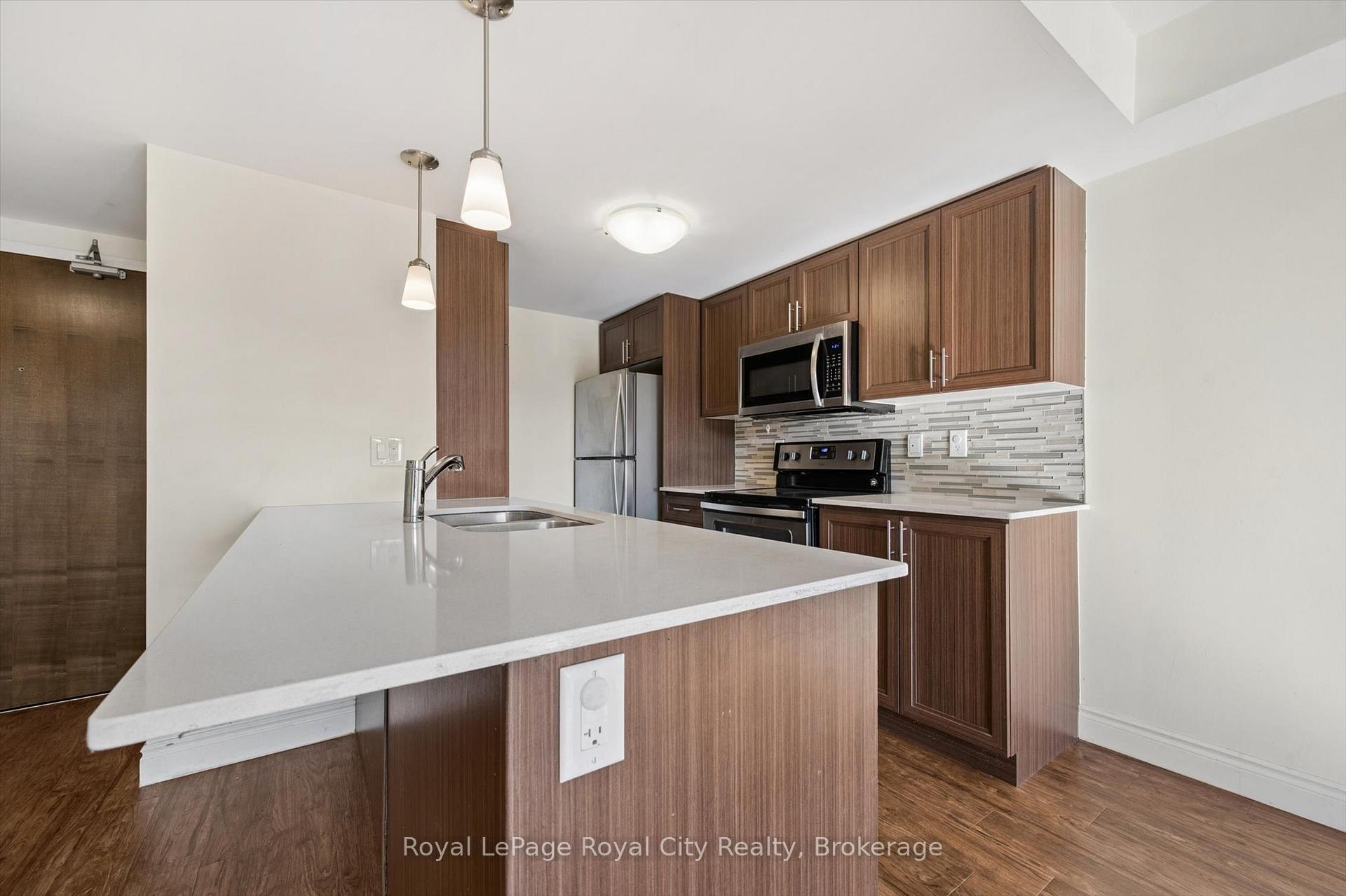Photo 13 of Unit 301, 17 Kay Crescent, Guelph, Pineridge/Westminster Woods — HOMEH