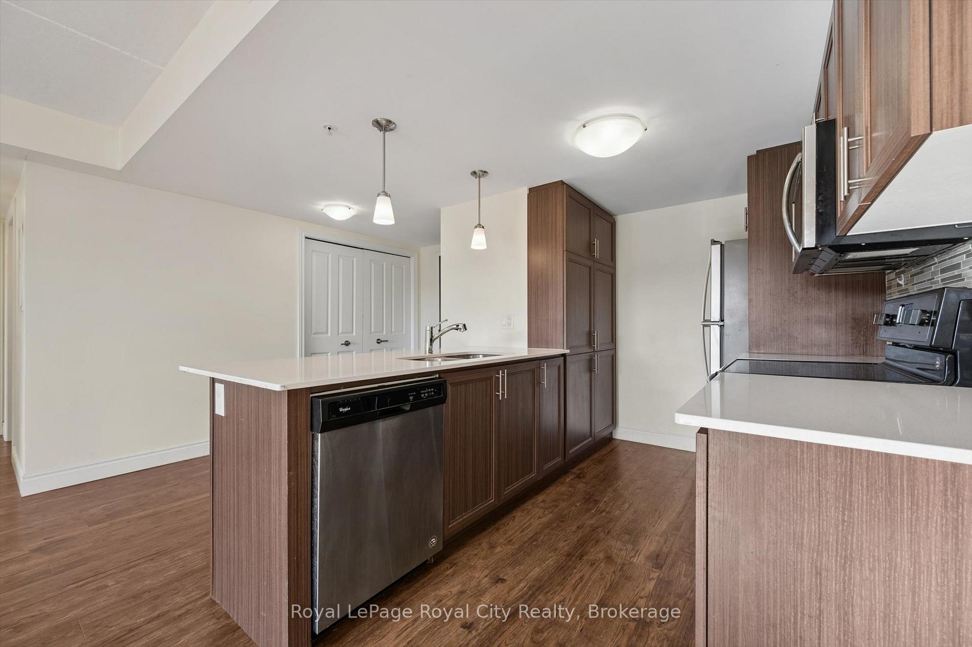 Photo 15 of Unit 301, 17 Kay Crescent, Guelph, Pineridge/Westminster Woods — HOMEH