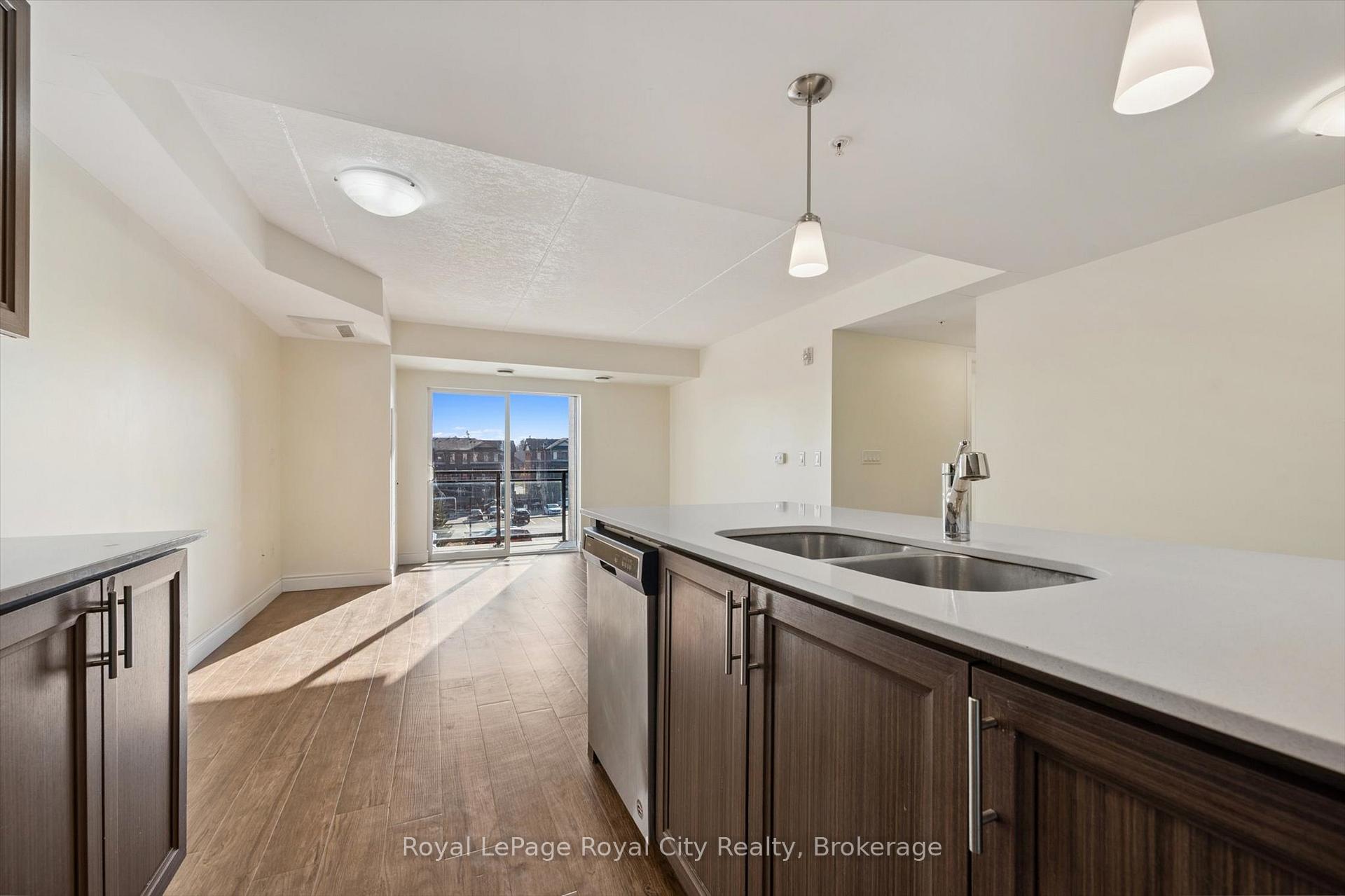 Photo 17 of Unit 301, 17 Kay Crescent, Guelph, Pineridge/Westminster Woods — HOMEH
