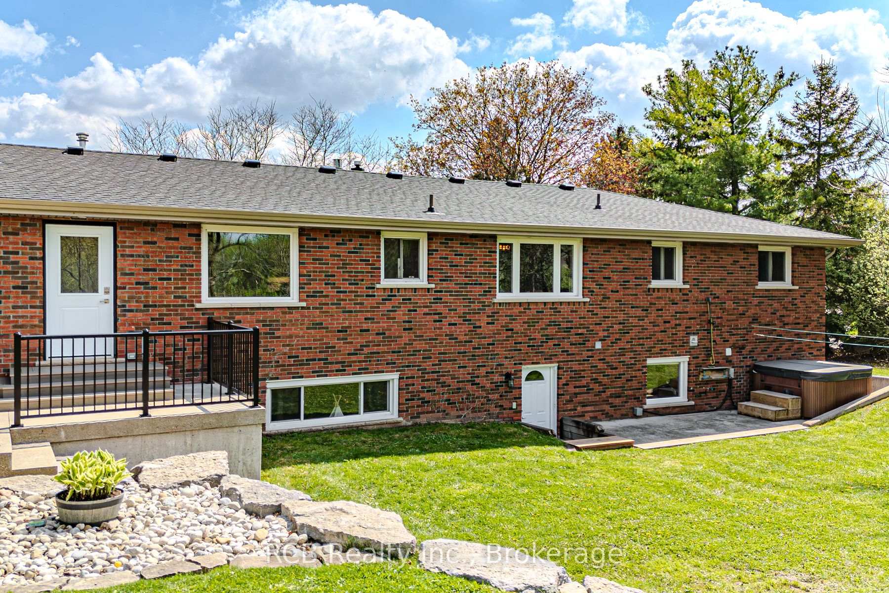 Photo 42 of 253 Highway No 5, Brant, Brantford Twp — HOMEH