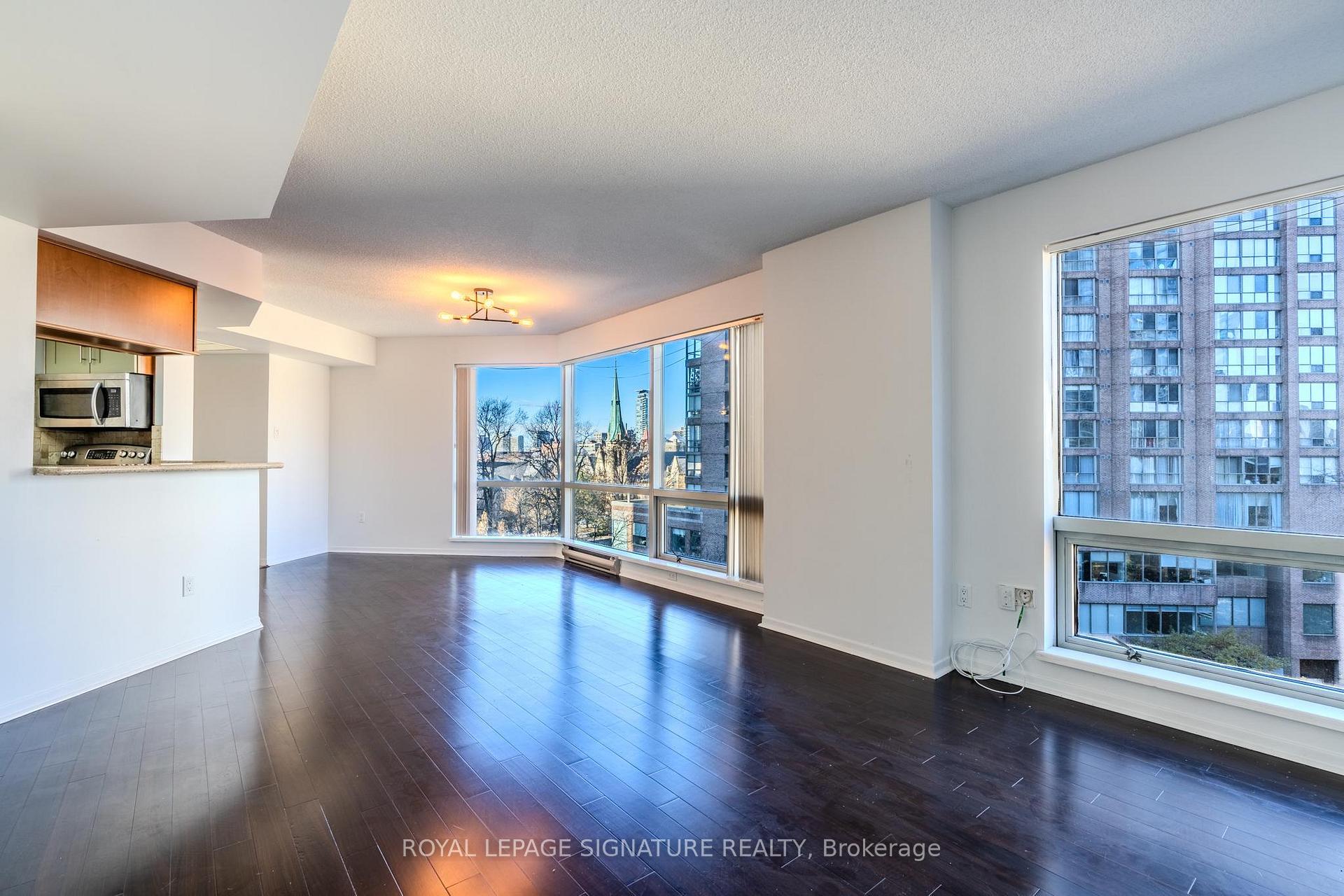 Photo 2 of Unit 704, 1001 Bay Street, Toronto, Bay Street Corridor — HOMEH