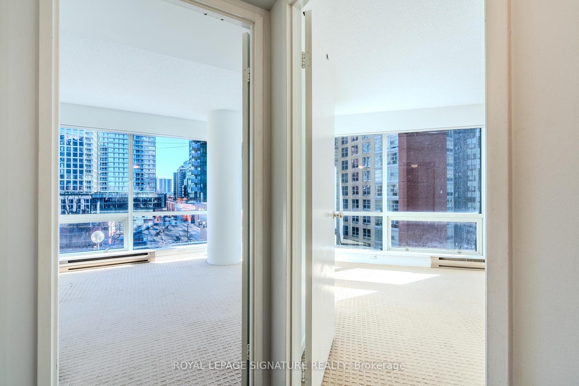 Photo 17 of Unit 704, 1001 Bay Street, Toronto, Bay Street Corridor — HOMEH