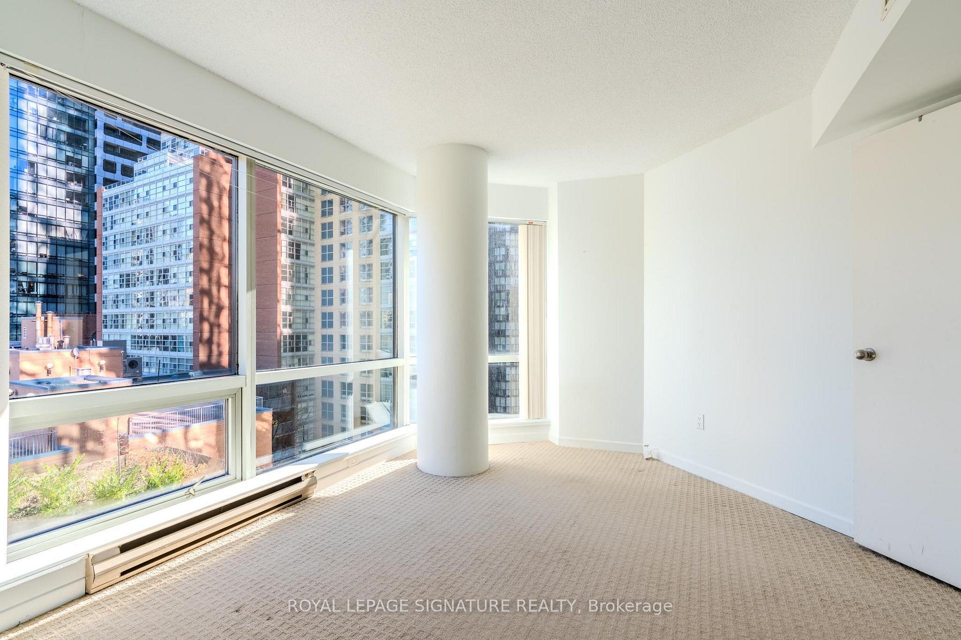 Photo 9 of Unit 704, 1001 Bay Street, Toronto, Bay Street Corridor — HOMEH
