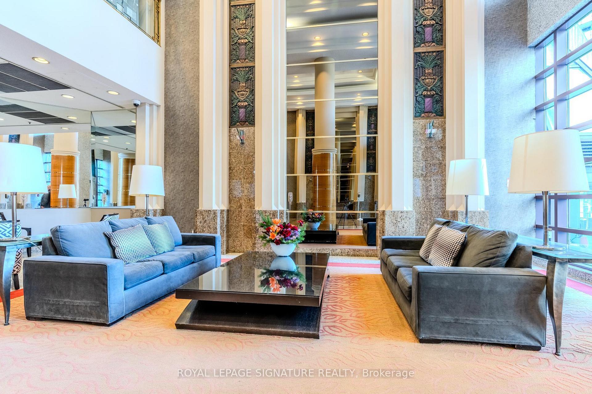 Photo 10 of Unit 704, 1001 Bay Street, Toronto, Bay Street Corridor — HOMEH