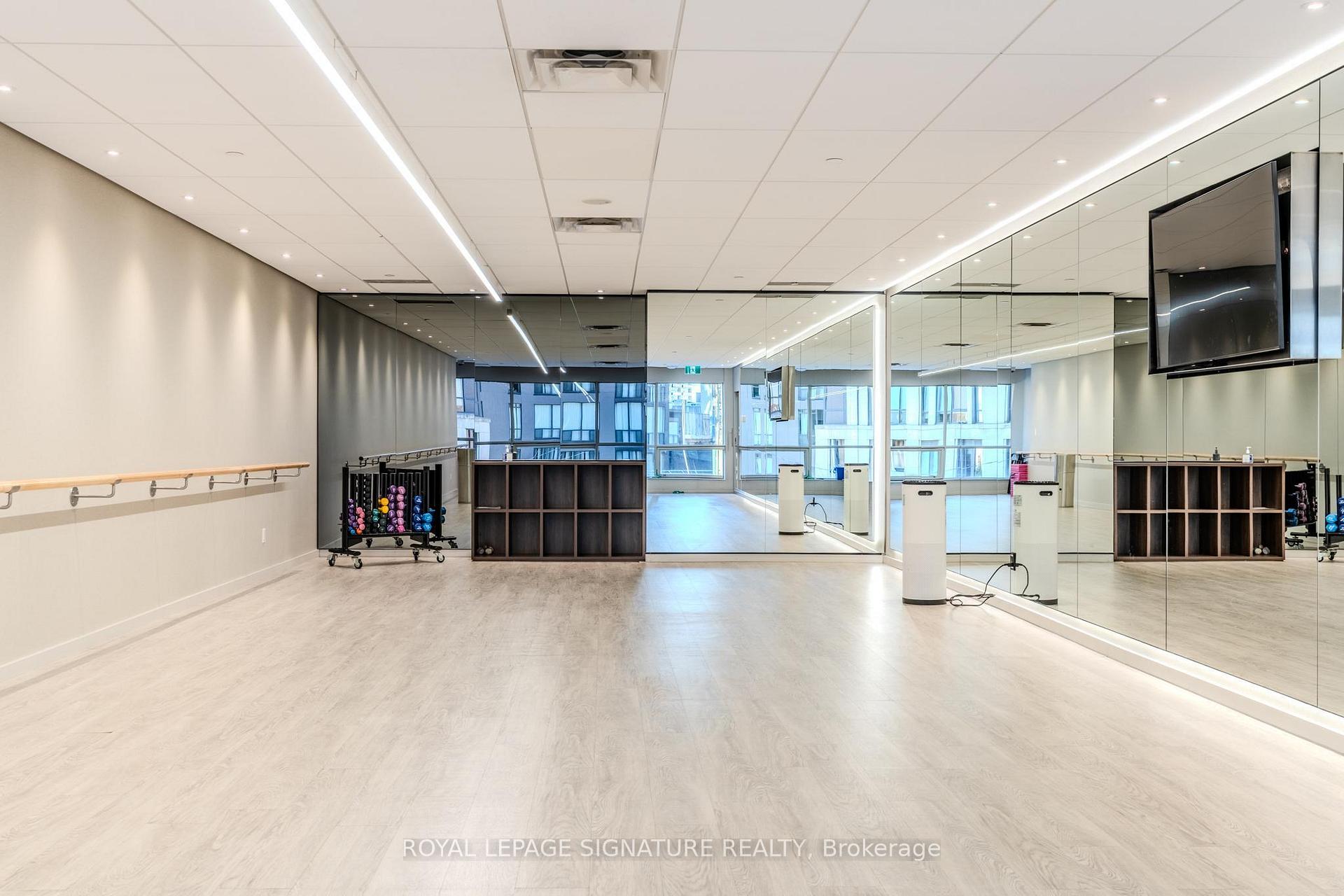 Photo 8 of Unit 704, 1001 Bay Street, Toronto, Bay Street Corridor — HOMEH