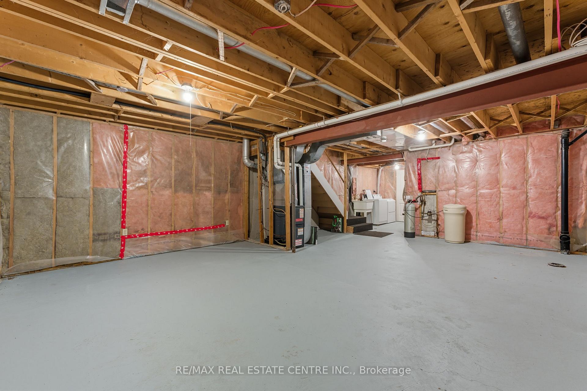 Photo 23 of 713 Champlain Boulevard, Cambridge — HOMEH