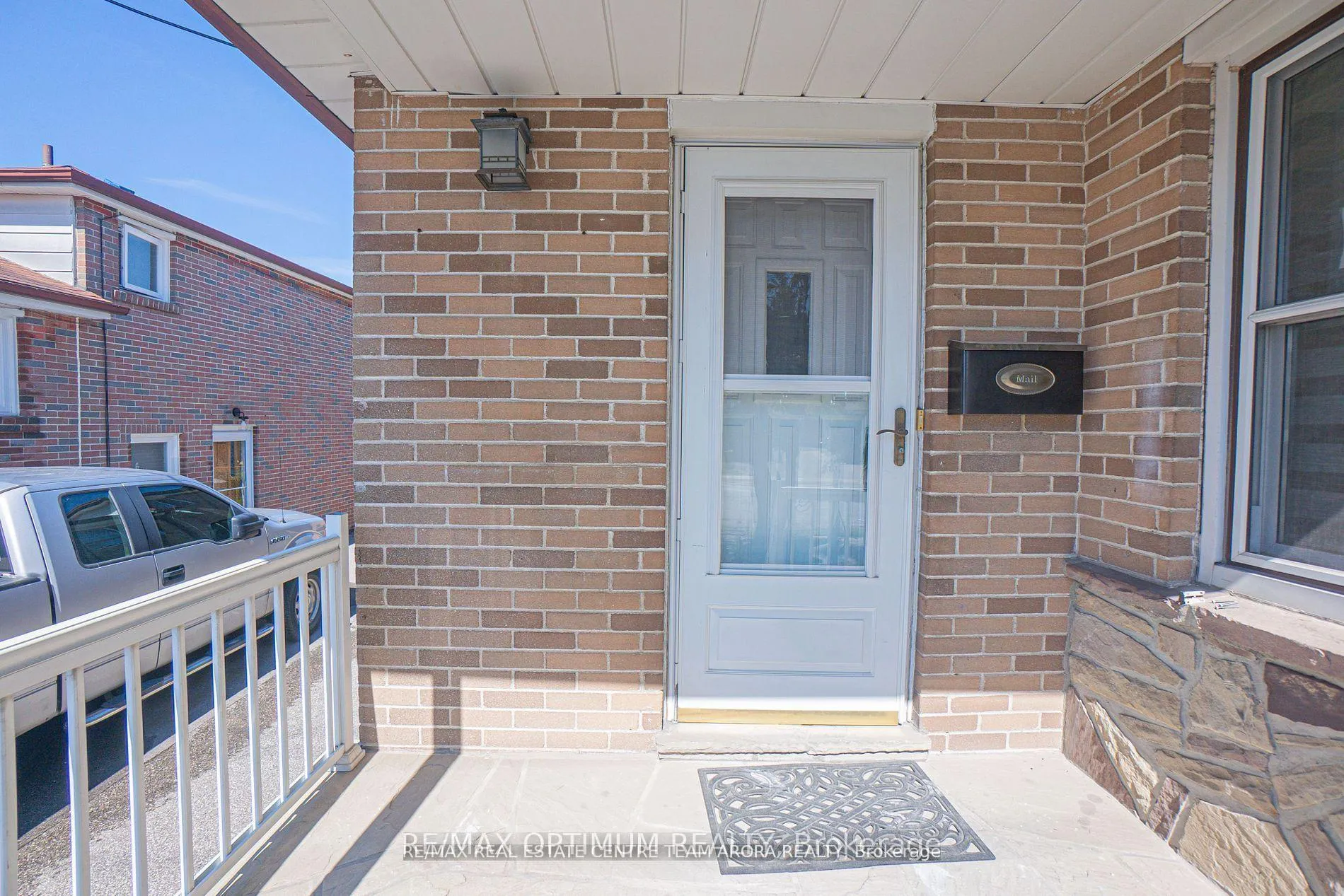 Photo 3 of 152 Vodden Street E, Brampton, Brampton North — HOMEH