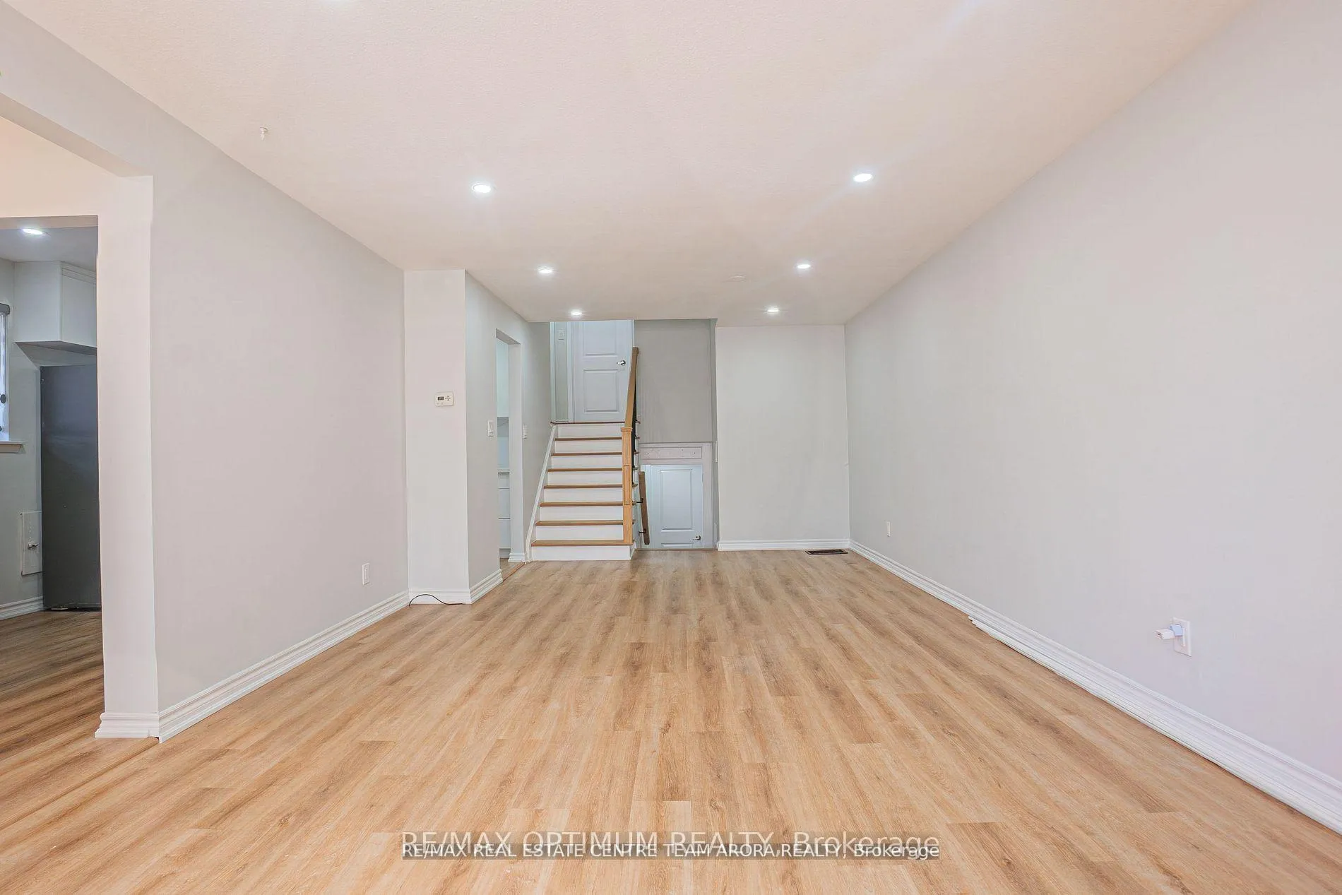 Photo 7 of 152 Vodden Street E, Brampton, Brampton North — HOMEH