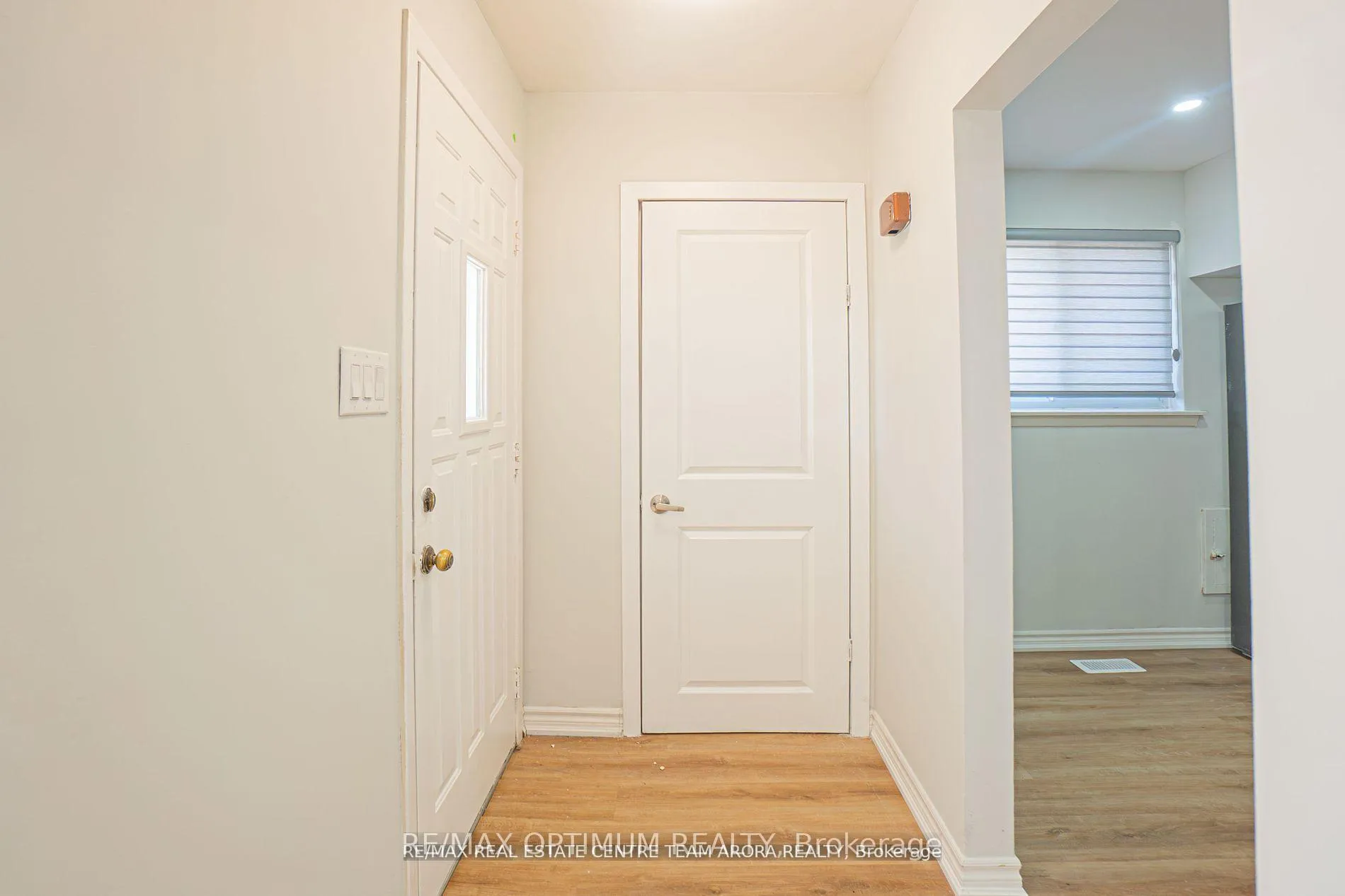 Photo 11 of 152 Vodden Street E, Brampton, Brampton North — HOMEH